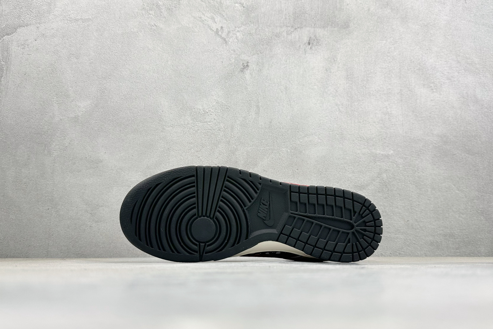 Nike Dunk Low Retro 马年限定 周年高端定制 低帮休闲板鞋 HG0026-007-Top High Quatity Cheap Sneakers Fashion Clothing Clothes Bags handbags Shoes of all Brand wholesale With The best Quality And Beautiful Price from China Factory Chinese suppliers wholesaler seller Nike Dunk Low Retro 马年限定 周年高端定制 低帮休闲板鞋 HG0026-007