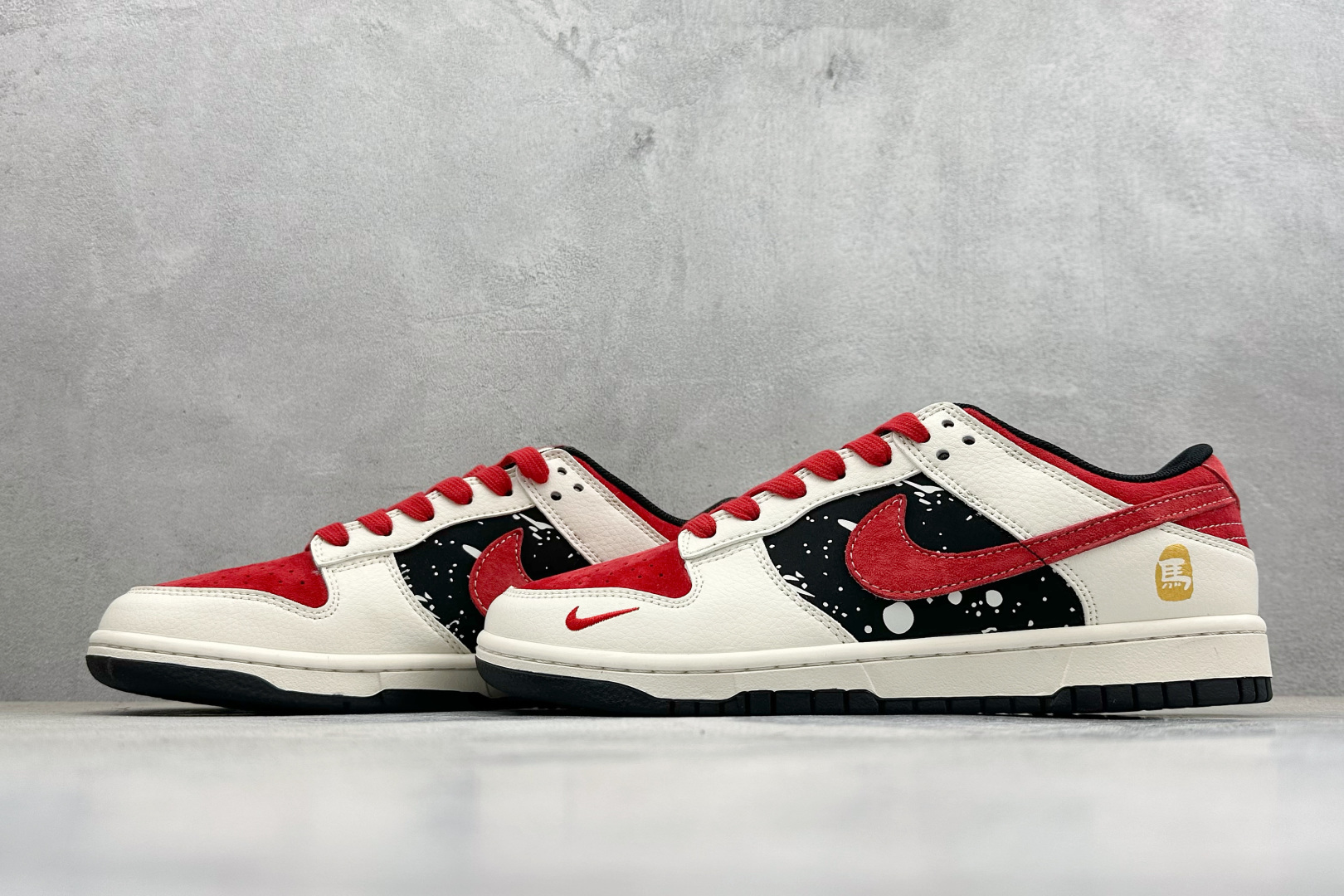Nike Dunk Low Retro 马年限定 周年高端定制 低帮休闲板鞋 HG0026-007-Top High Quatity Cheap Sneakers Fashion Clothing Clothes Bags handbags Shoes of all Brand wholesale With The best Quality And Beautiful Price from China Factory Chinese suppliers wholesaler seller Nike Dunk Low Retro 马年限定 周年高端定制 低帮休闲板鞋 HG0026-007