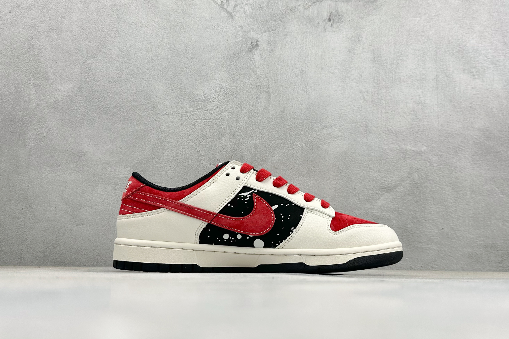 Nike Dunk Low Retro 马年限定 周年高端定制 低帮休闲板鞋 HG0026-007-Top High Quatity Cheap Sneakers Fashion Clothing Clothes Bags handbags Shoes of all Brand wholesale With The best Quality And Beautiful Price from China Factory Chinese suppliers wholesaler seller Nike Dunk Low Retro 马年限定 周年高端定制 低帮休闲板鞋 HG0026-007