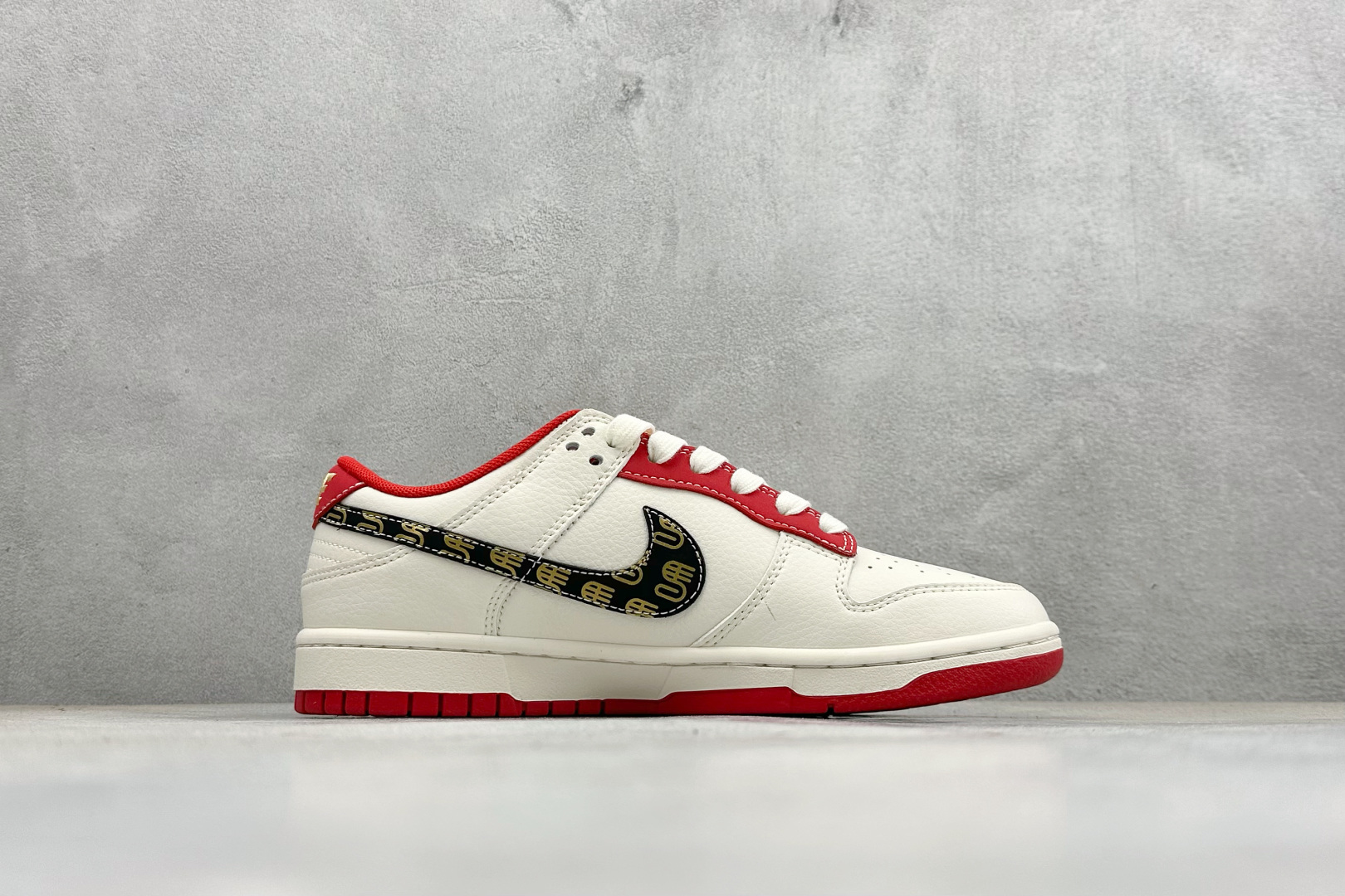 Nike Dunk Low Retro 马年限定 周年高端定制 低帮休闲板鞋 HG0026-010 Nike Dunk Low Retro 马年限定 周年高端定制 低帮休闲板鞋 HG0026-010