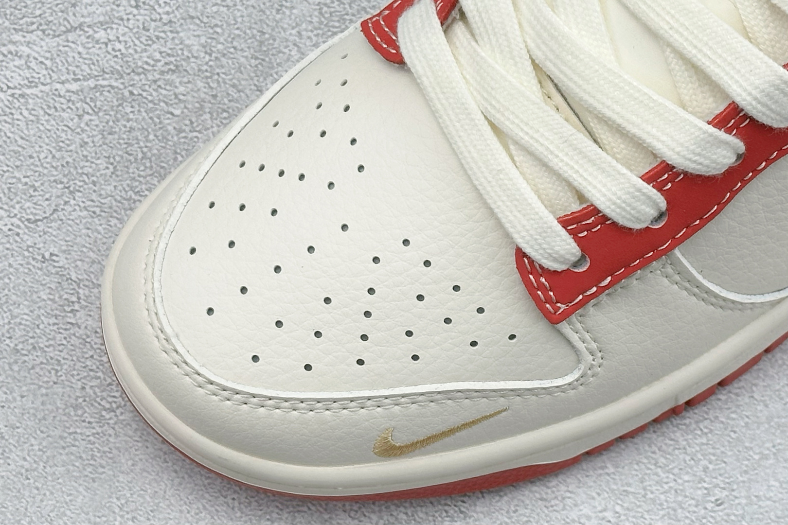 Nike Dunk Low Retro 马年限定 周年高端定制 低帮休闲板鞋 HG0026-010 Nike Dunk Low Retro 马年限定 周年高端定制 低帮休闲板鞋 HG0026-010