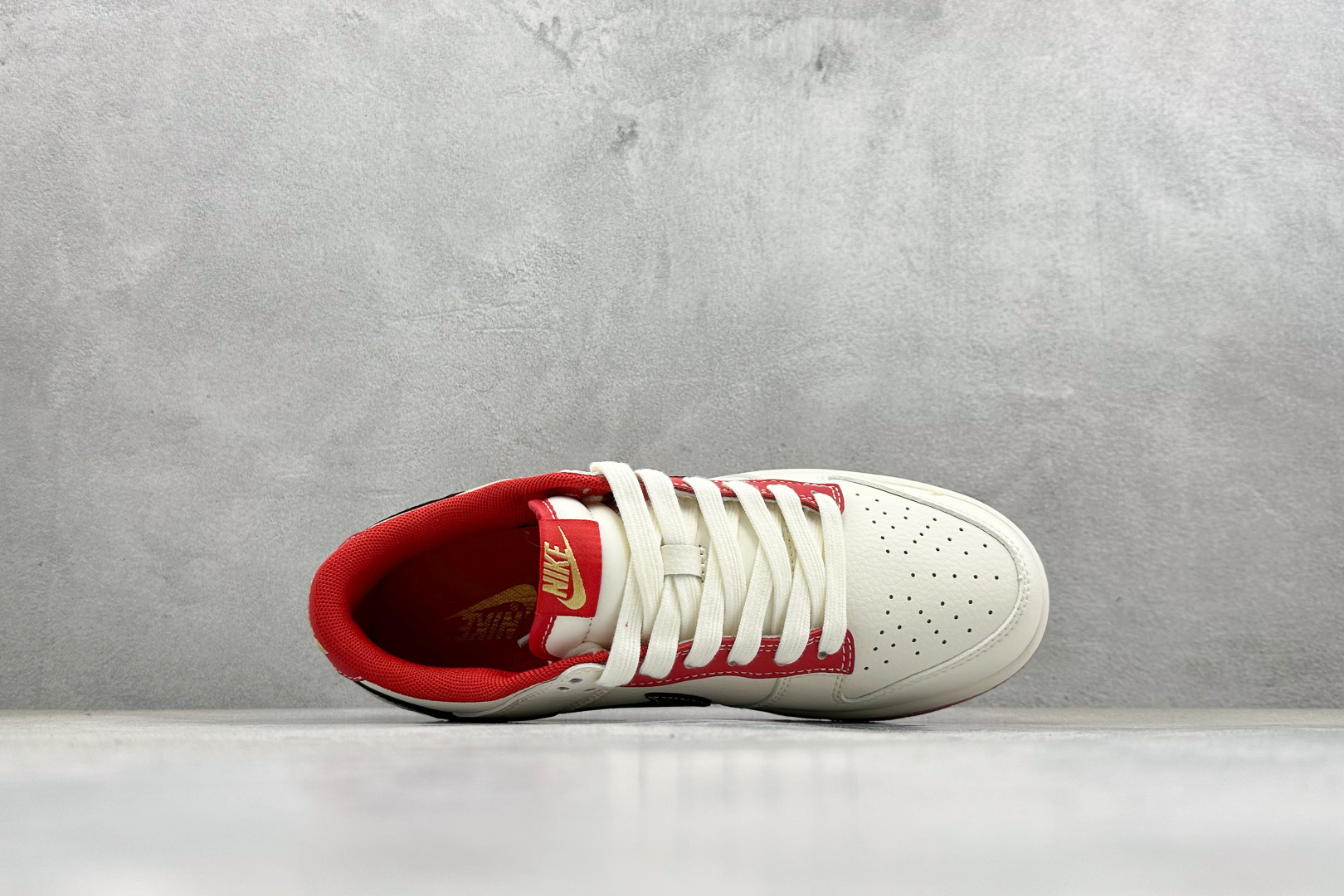 Nike Dunk Low Retro 马年限定 周年高端定制 低帮休闲板鞋 HG0026-010 Nike Dunk Low Retro 马年限定 周年高端定制 低帮休闲板鞋 HG0026-010