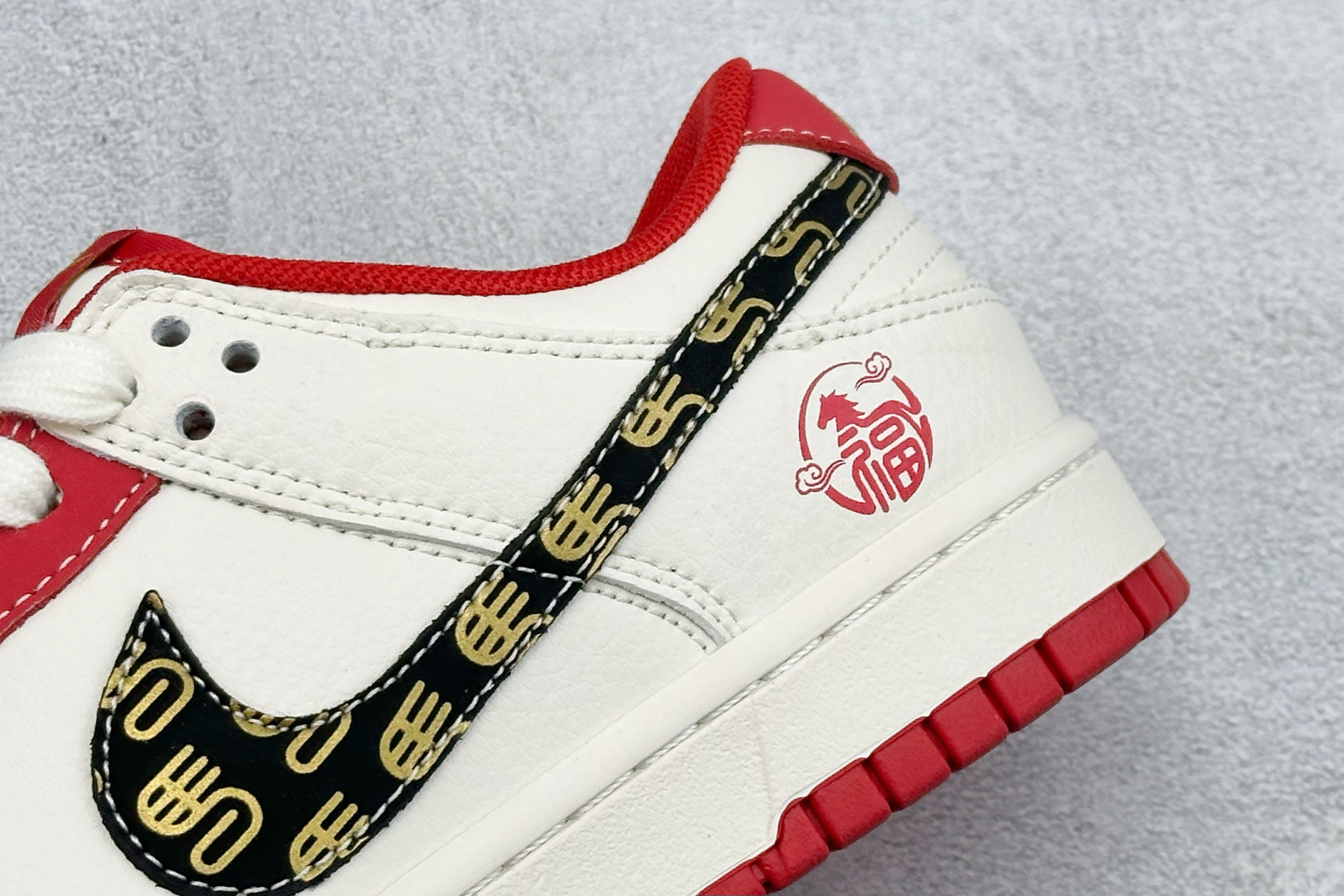 Nike Dunk Low Retro 马年限定 周年高端定制 低帮休闲板鞋 HG0026-010 Nike Dunk Low Retro 马年限定 周年高端定制 低帮休闲板鞋 HG0026-010
