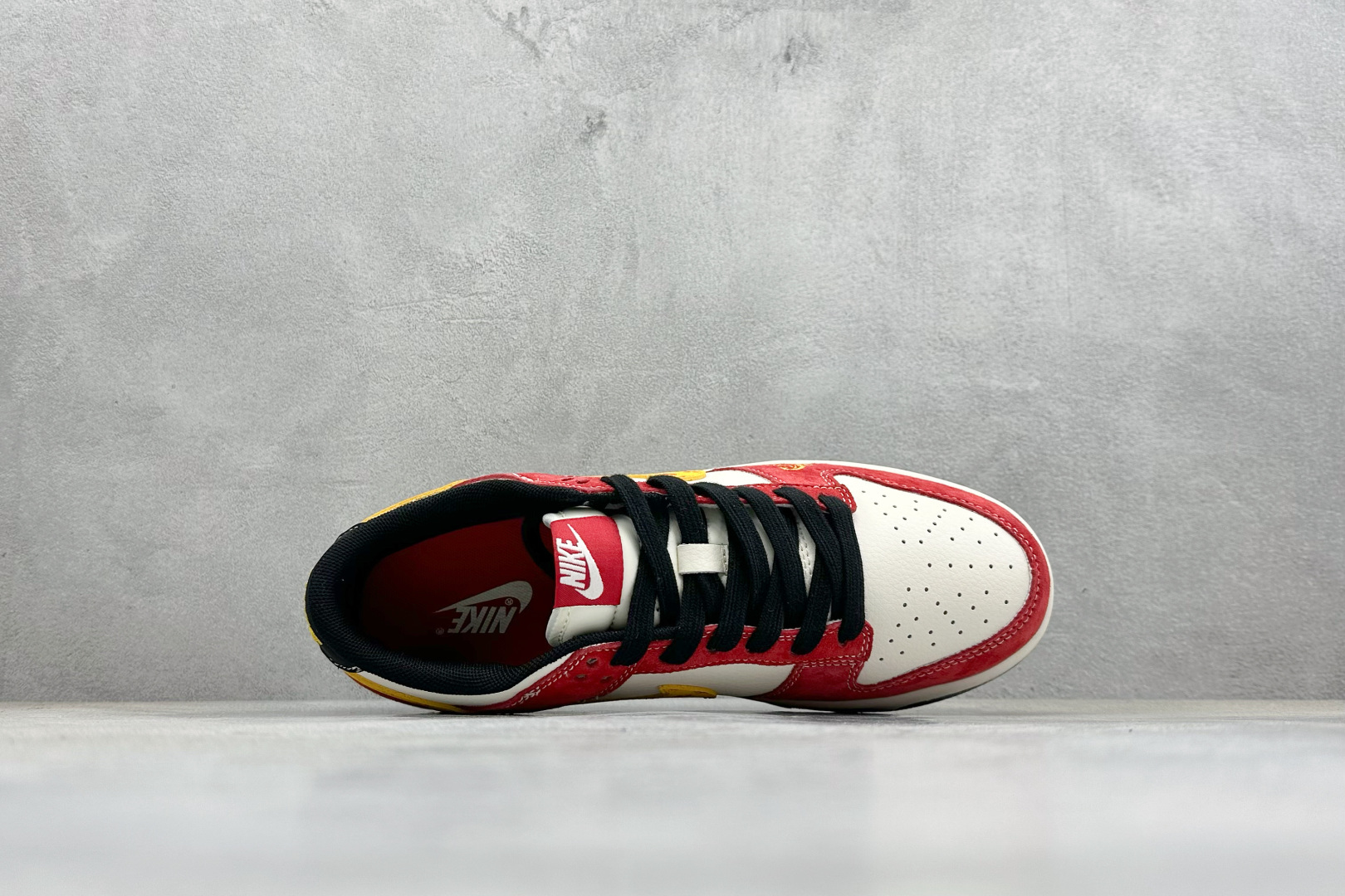 Nike Dunk Low Retro 马年限定 周年高端定制 低帮休闲板鞋 HT6998-126-Top High Quatity Cheap Sneakers Fashion Clothing Clothes Bags handbags Shoes of all Brand wholesale With The best Quality And Beautiful Price from China Factory Chinese suppliers wholesaler seller Nike Dunk Low Retro 马年限定 周年高端定制 低帮休闲板鞋 HT6998-126