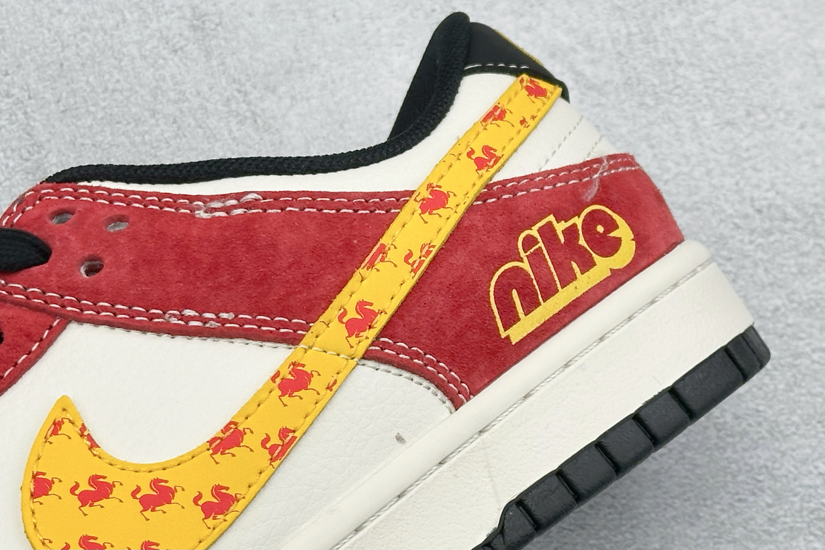 Nike Dunk Low Retro 马年限定 周年高端定制 低帮休闲板鞋 HT6998-126-Top High Quatity Cheap Sneakers Fashion Clothing Clothes Bags handbags Shoes of all Brand wholesale With The best Quality And Beautiful Price from China Factory Chinese suppliers wholesaler seller Nike Dunk Low Retro 马年限定 周年高端定制 低帮休闲板鞋 HT6998-126
