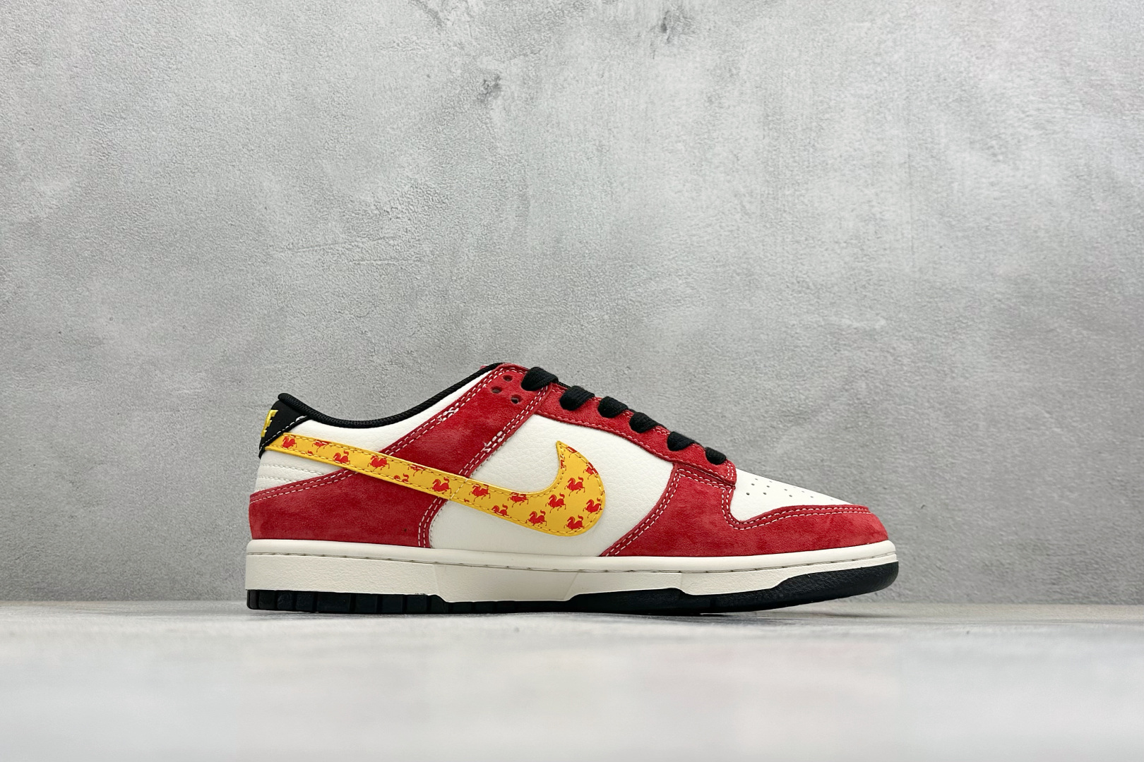 Nike Dunk Low Retro 马年限定 周年高端定制 低帮休闲板鞋 HT6998-126-Top High Quatity Cheap Sneakers Fashion Clothing Clothes Bags handbags Shoes of all Brand wholesale With The best Quality And Beautiful Price from China Factory Chinese suppliers wholesaler seller Nike Dunk Low Retro 马年限定 周年高端定制 低帮休闲板鞋 HT6998-126