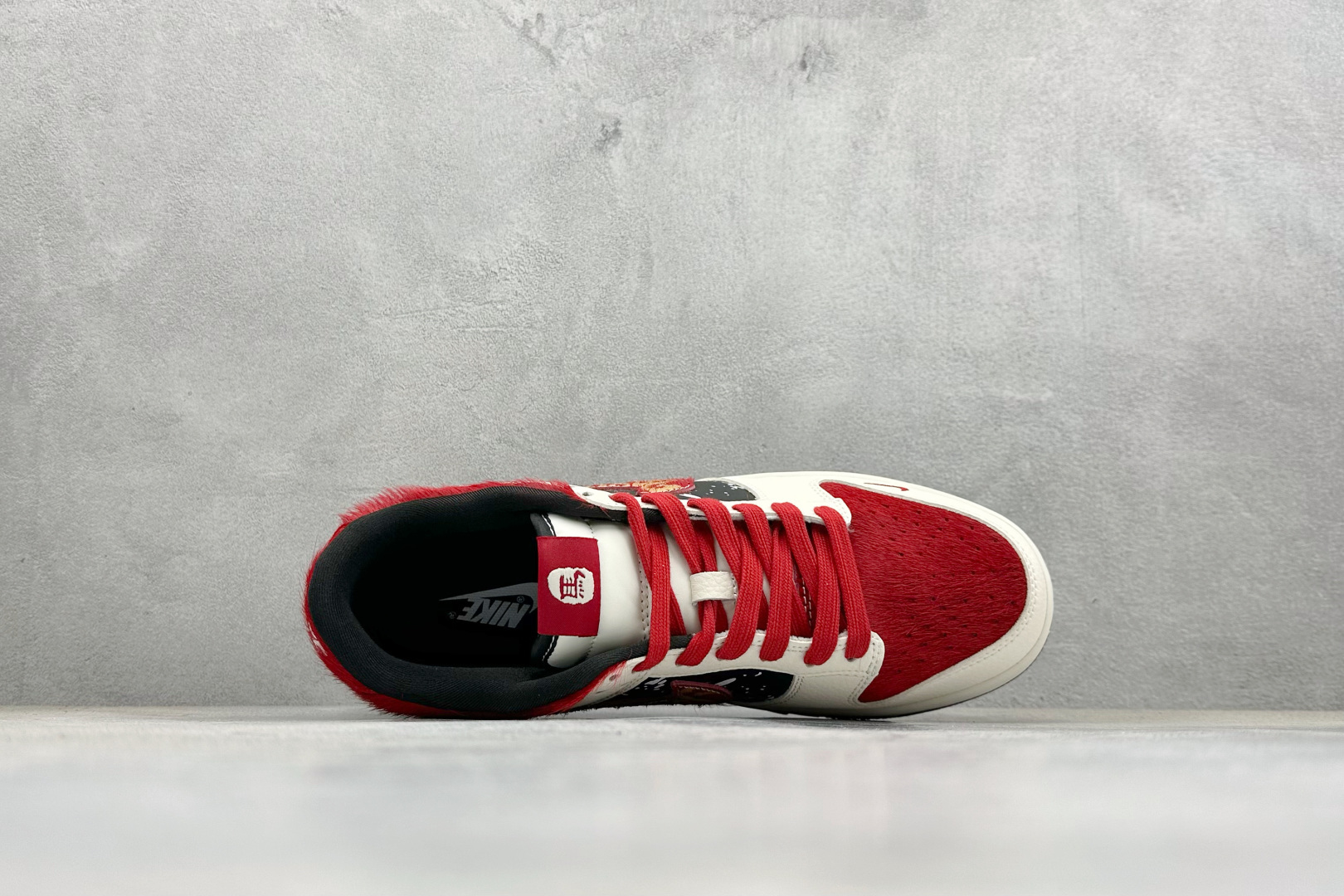 300 Nike SB Dunk Low 马年联名 白金红马毛 高端定制 低帮休闲滑板鞋 DS6608-019