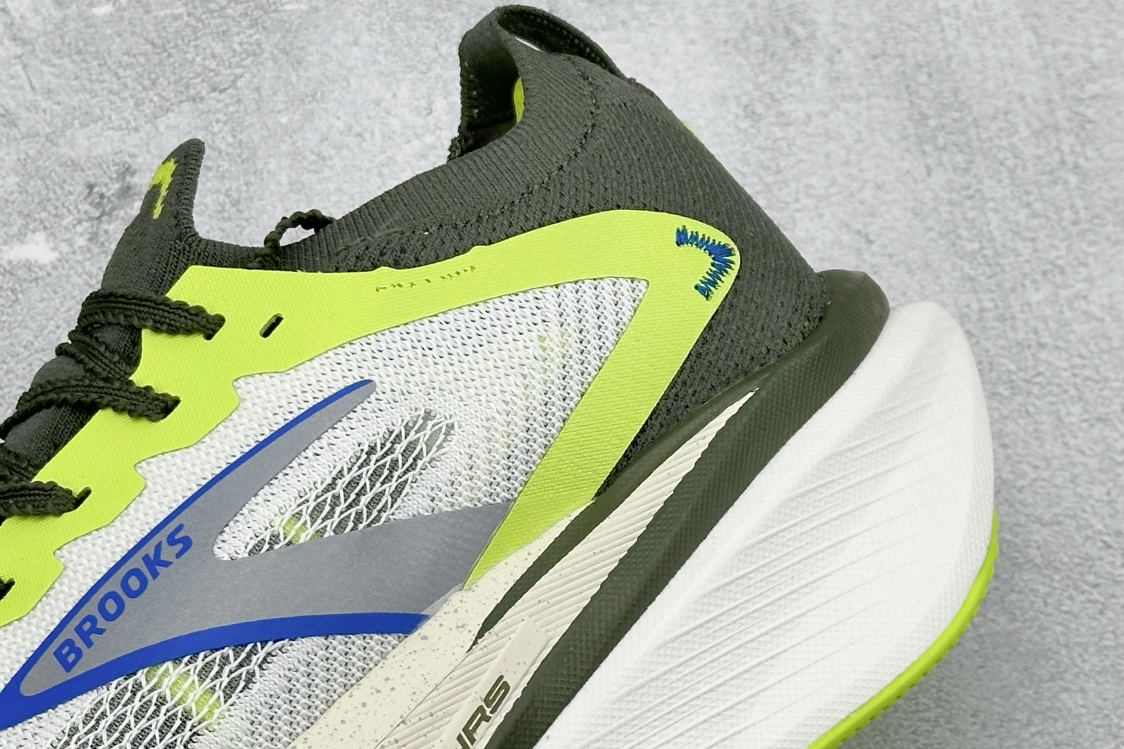 Z版Brooks布鲁克斯 Hyperion Max 3 网面耐磨透气休闲跑步鞋 110520-1D-163