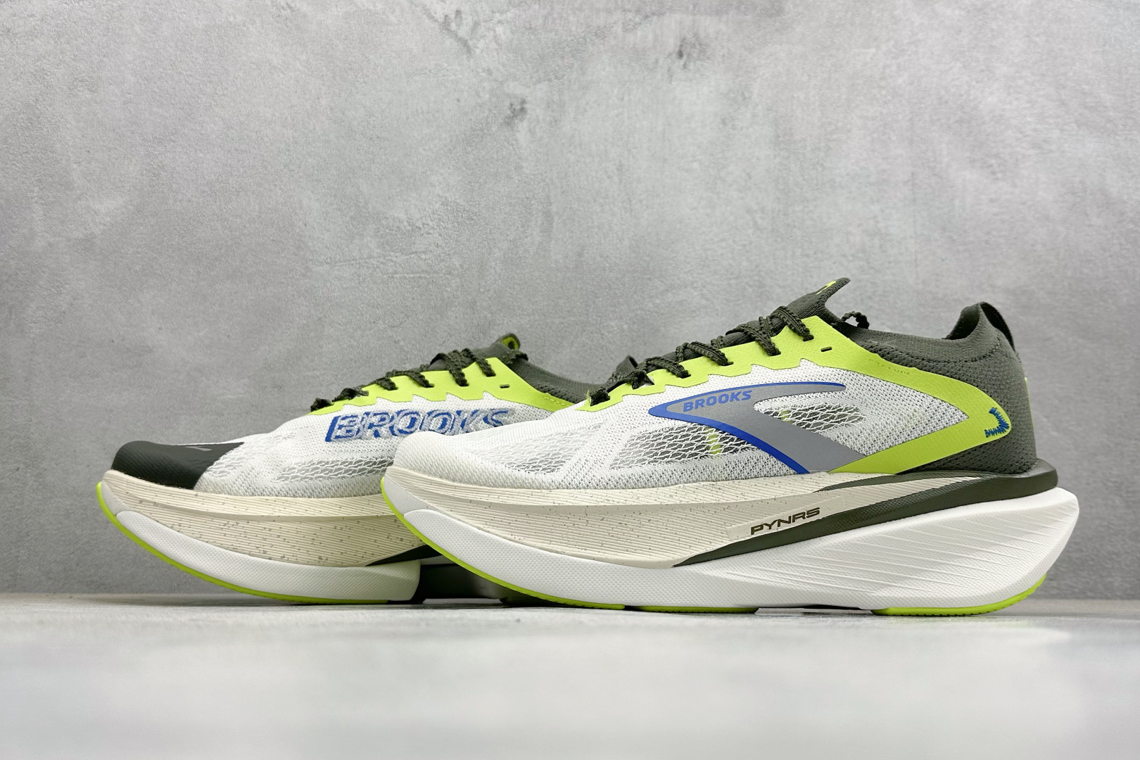 Z版Brooks布鲁克斯 Hyperion Max 3 网面耐磨透气休闲跑步鞋 110520-1D-163