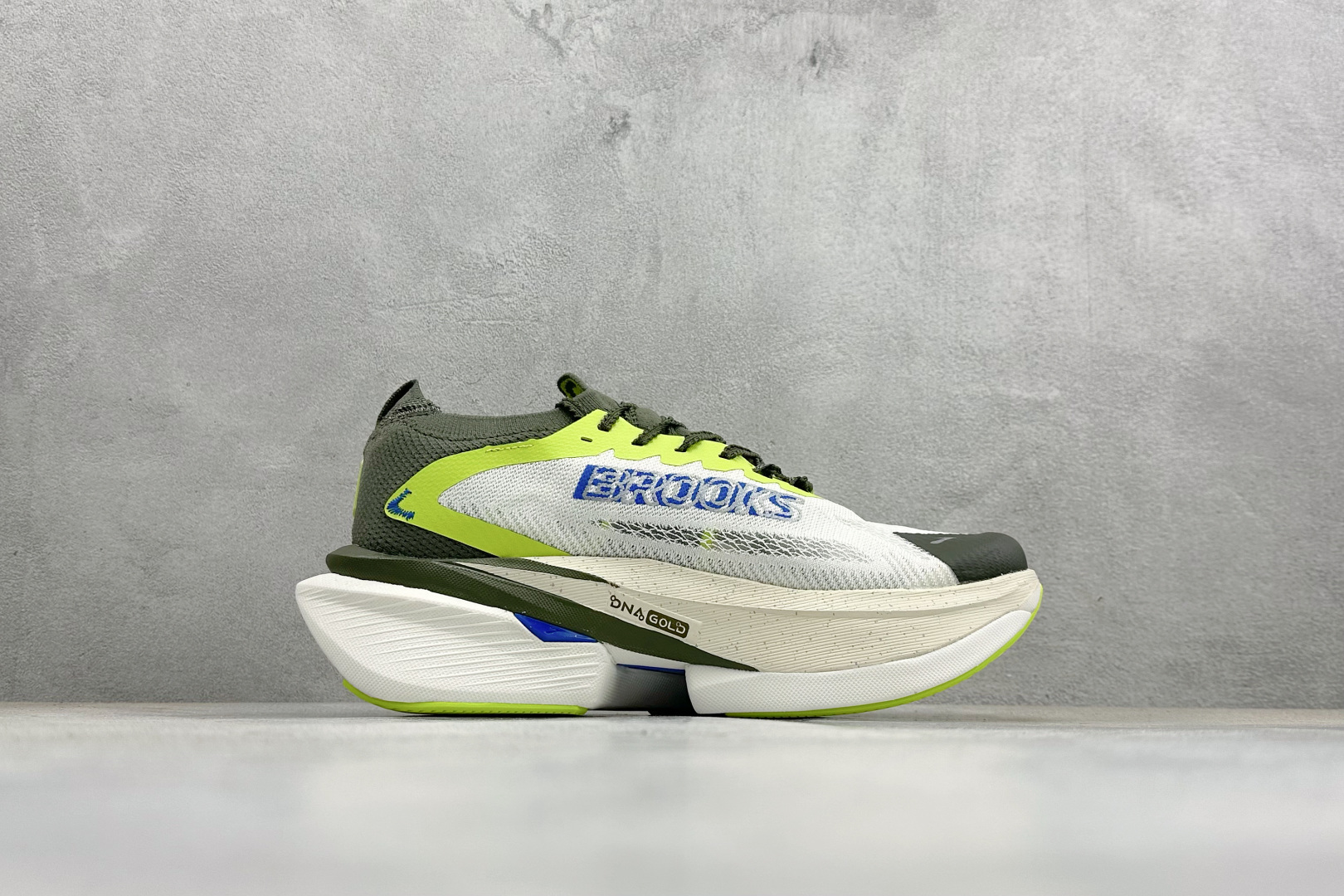 Z版Brooks布鲁克斯 Hyperion Max 3 网面耐磨透气休闲跑步鞋 110520-1D-163