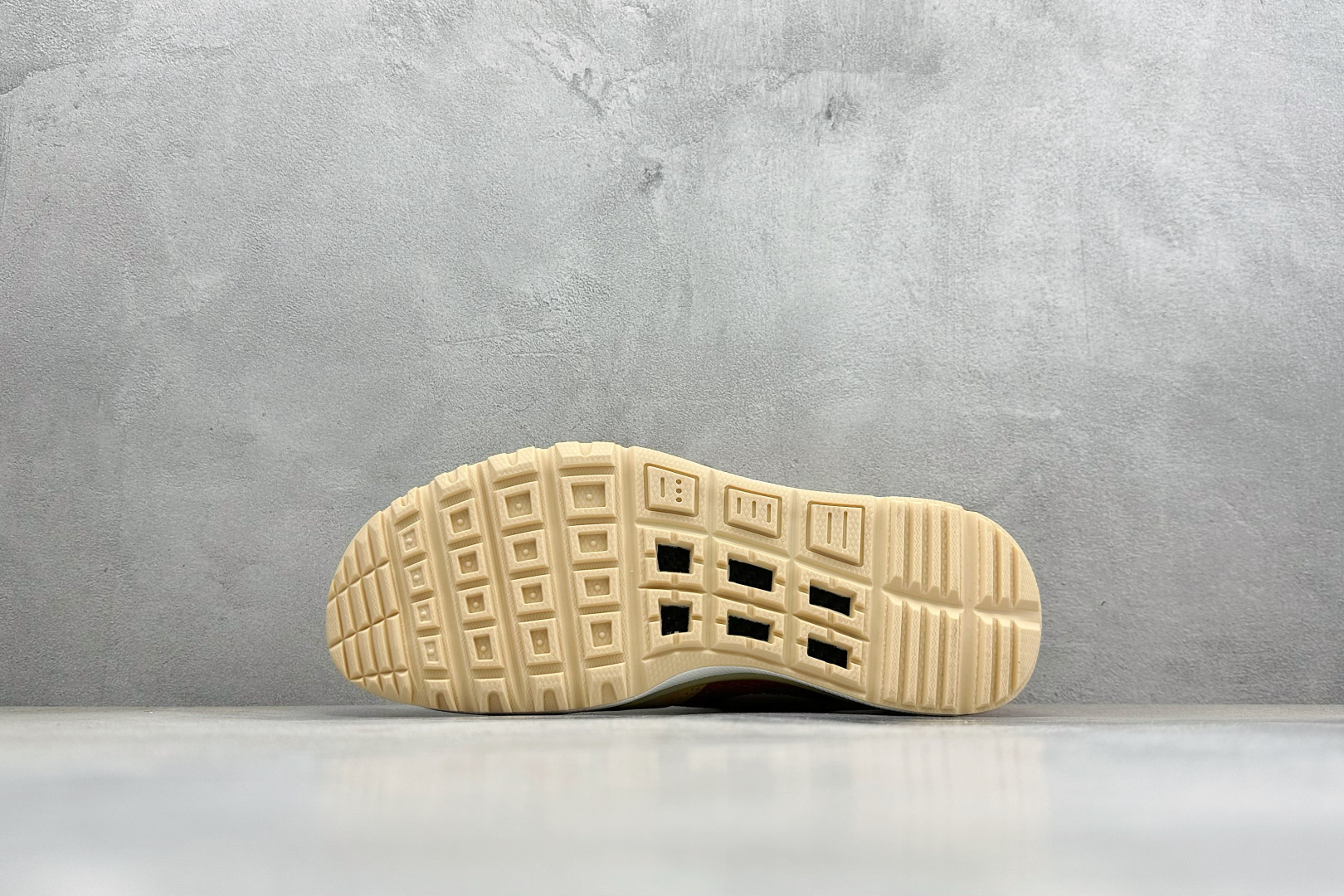 GX版Tom Sachs x Nike Craft Mars Yard 3.0 联名宇航员神游太空百搭休闲运动透气慢跑鞋 IF2885-100 GX版Tom Sachs x Nike Craft Mars Yard 3.0 联名宇航员神游太空百搭休闲运动透气慢跑鞋 IF2885-100