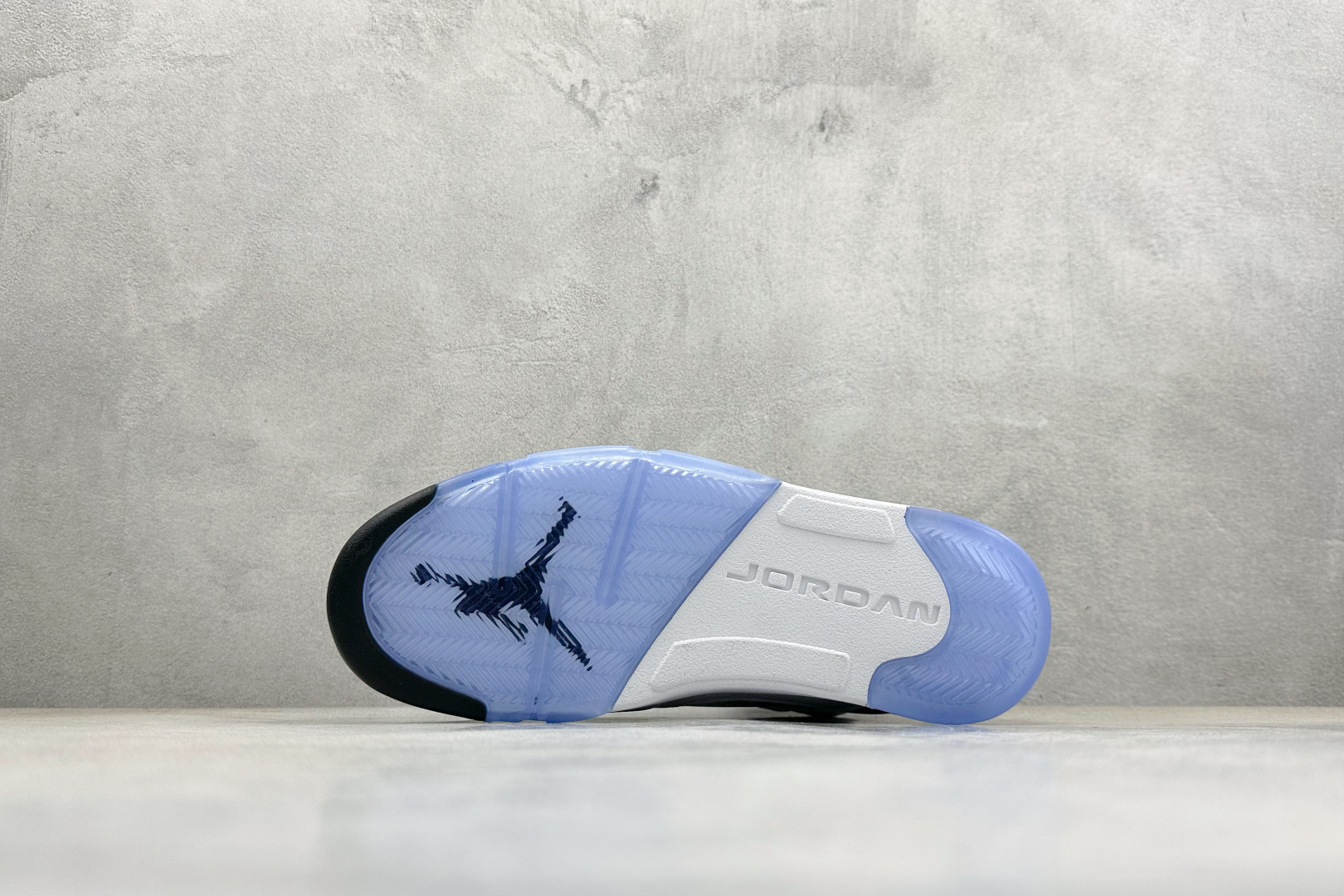 KW版Air Jordan 5 Retro 中帮复古篮球鞋 Air Jordan 5 Retro是耐克经典的中帮复古篮球鞋 HQ7978-103-Top High Quatity Cheap Sneakers Fashion Clothing Clothes Bags handbags Shoes of all Brand wholesale With The best Quality And Beautiful Price from China Factory Chinese suppliers wholesaler seller KW版Air Jordan 5 Retro 中帮复古篮球鞋 Air Jordan 5 Retro是耐克经典的中帮复古篮球鞋 HQ7978-103