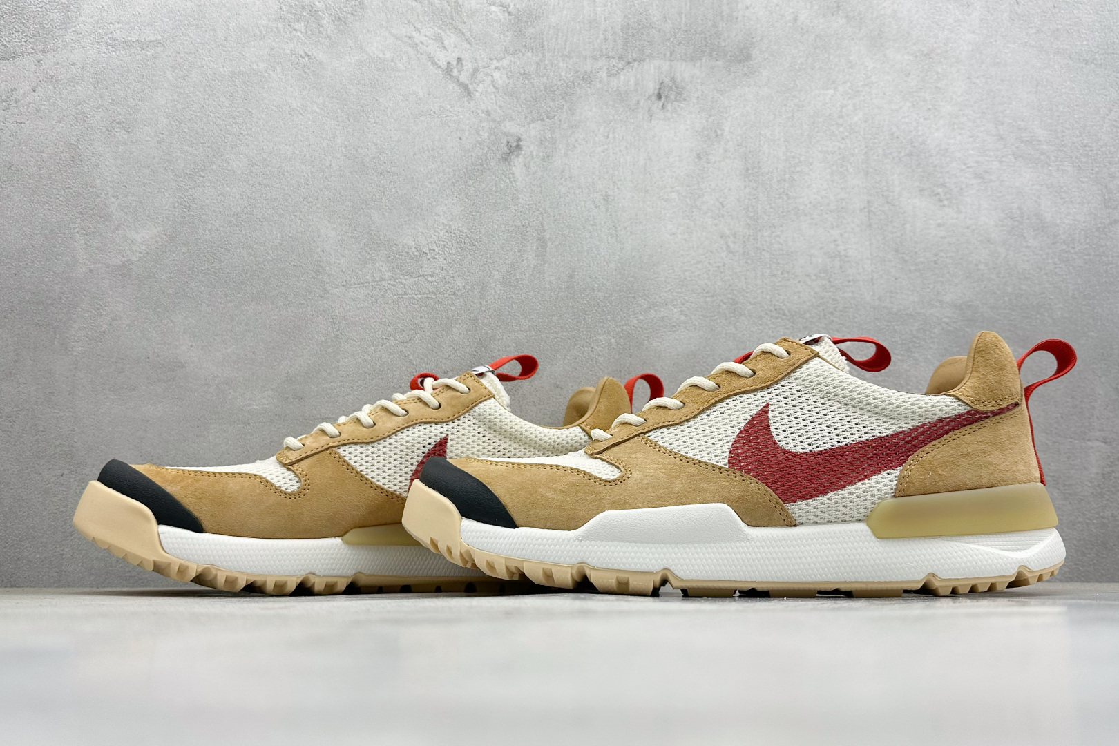 GX版Tom Sachs x Nike Craft Mars Yard 3.0 联名宇航员神游太空百搭休闲运动透气慢跑鞋 IF2885-100 GX版Tom Sachs x Nike Craft Mars Yard 3.0 联名宇航员神游太空百搭休闲运动透气慢跑鞋 IF2885-100