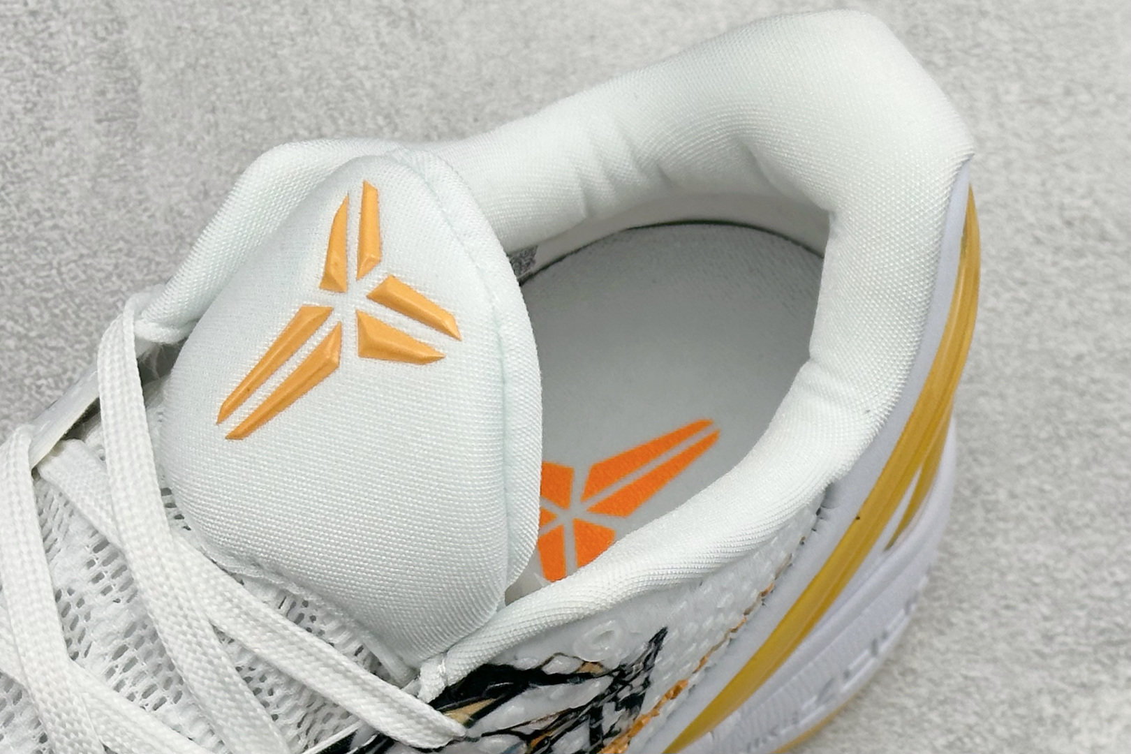 Nike Zoom Kobe VI 马年限定 CNY新年款 耐克 科比6代系列 低帮复刻实战运动低帮文化篮球鞋 CW2190-037-Chinese wholesaler seller Clothes Bags handbags wholesale Shoes High Quatity wholesaler seller Cheap Sneakers from China Factory Chinese suppliers china wholesale clothing wholesaler seller Nike Zoom Kobe VI 马年限定 CNY新年款 耐克 科比6代系列 低帮复刻实战运动低帮文化篮球鞋 CW2190-037