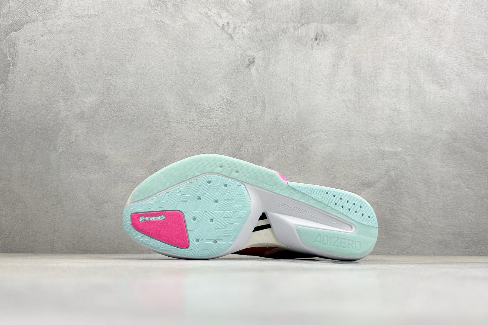 AD Adizero Boston 13 透气网布竞速跑鞋 KK1427-Top High Quatity Cheap Sneakers Fashion Clothing Clothes Bags handbags Shoes of all Brand wholesale With The best Quality And Beautiful Price from China Factory Chinese suppliers wholesaler seller AD Adizero Boston 13 透气网布竞速跑鞋 KK1427