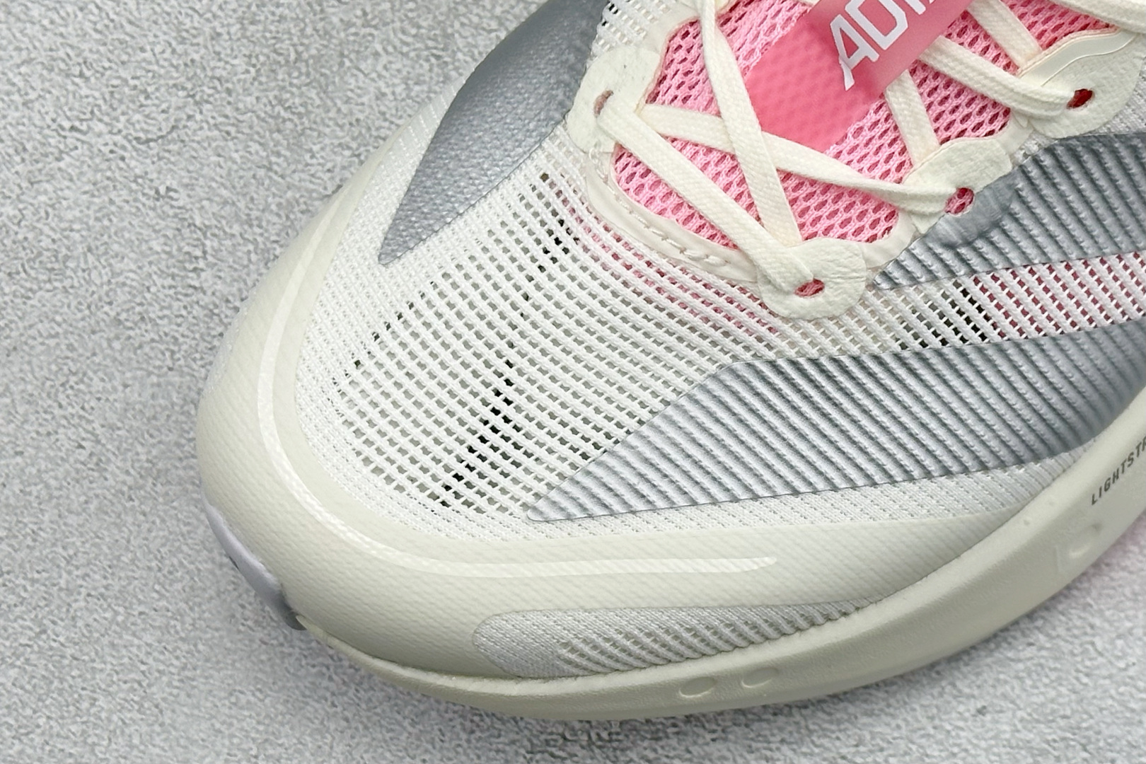 180 AD Adizero Boston 13 透气网布竞速跑鞋 JQ9666