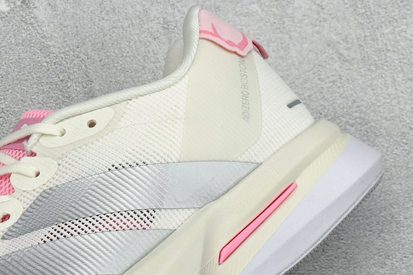 180 AD Adizero Boston 13 透气网布竞速跑鞋 JQ9666