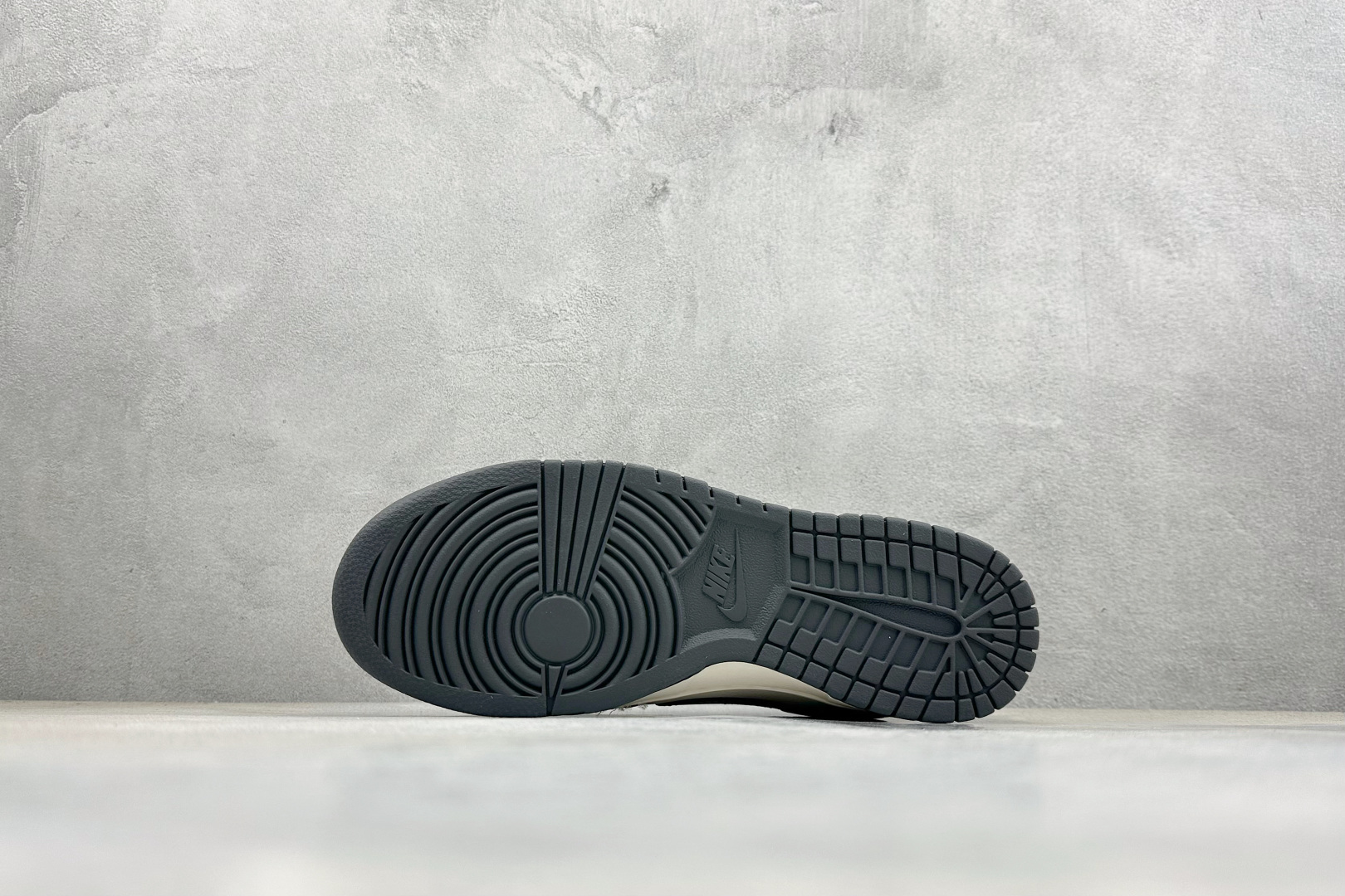 Nike SB Dunk Low 马年限定 玄铁骏马 高端定制 低帮休闲滑板鞋 HG0026-012