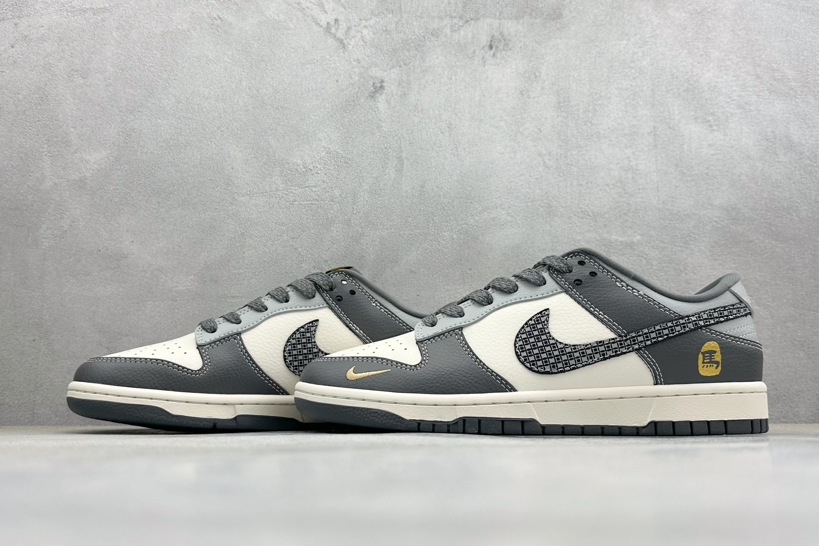 Nike SB Dunk Low 马年限定 玄铁骏马 高端定制 低帮休闲滑板鞋 HG0026-012