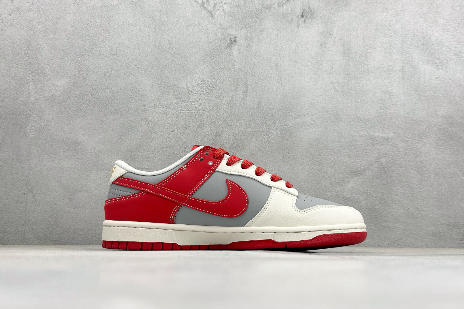 280 Nike Dunk Low Retro 马年限定 周年高端定制 低帮休闲板鞋 QW5288-106-Chinese UA Cheap High Quatity Brand Clothes Bags handbags Sneakers wholesale wholesaler seller from China Factory suppliers Fashion Clothing Shoes best Quality Beautiful Price 280 Nike Dunk Low Retro 马年限定 周年高端定制 低帮休闲板鞋 QW5288-106