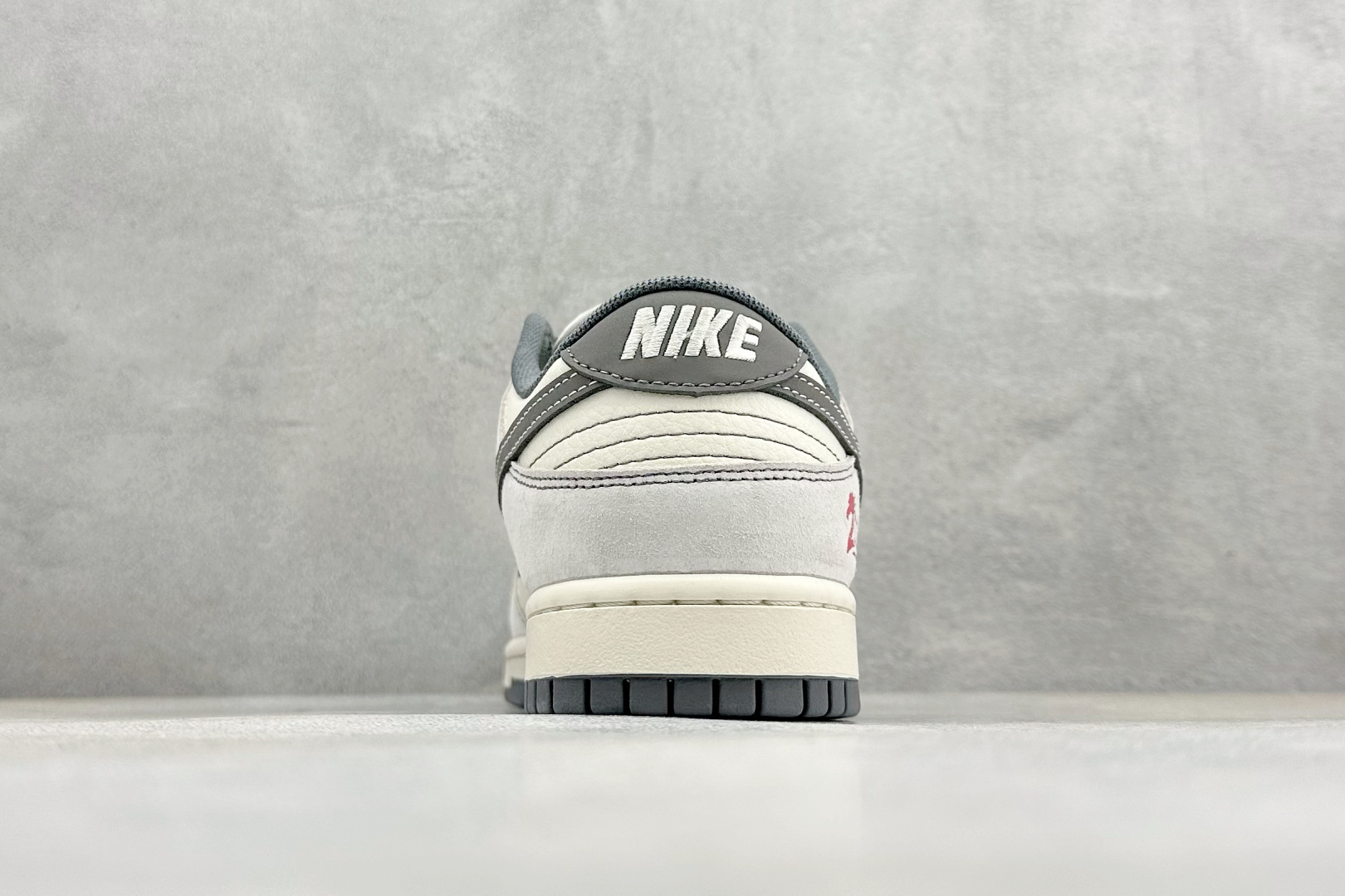 Nike Dunk Low Retro 马年限定 周年高端定制 低帮休闲板鞋 DX2688-010-Top High Quatity Cheap Sneakers Fashion Clothing Clothes Bags handbags Shoes of all Brand wholesale With The best Quality And Beautiful Price from China Factory Chinese suppliers wholesaler seller Nike Dunk Low Retro 马年限定 周年高端定制 低帮休闲板鞋 DX2688-010
