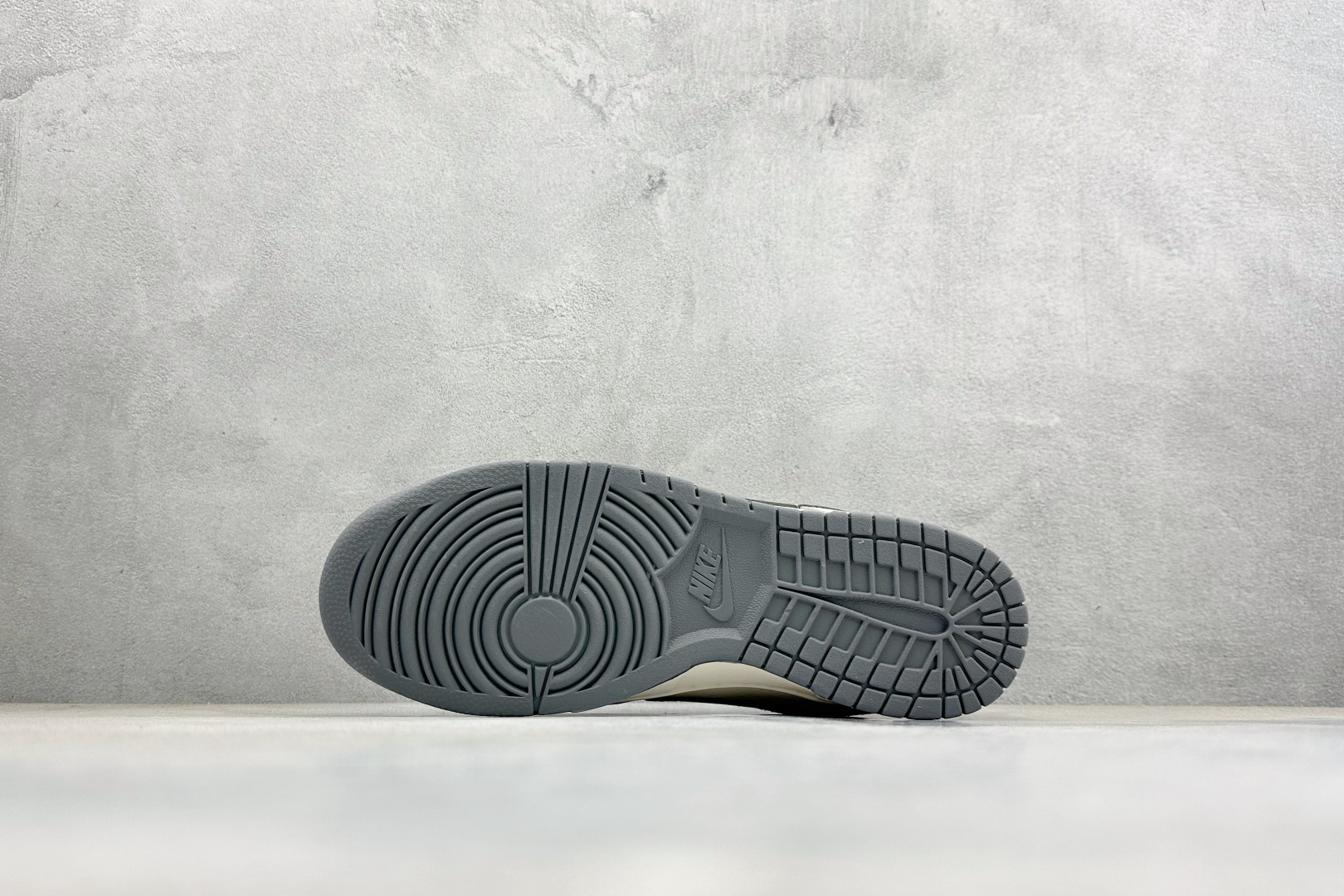 Nike Dunk Low Retro 马年限定 周年高端定制 低帮休闲板鞋 DX2688-010-Top High Quatity Cheap Sneakers Fashion Clothing Clothes Bags handbags Shoes of all Brand wholesale With The best Quality And Beautiful Price from China Factory Chinese suppliers wholesaler seller Nike Dunk Low Retro 马年限定 周年高端定制 低帮休闲板鞋 DX2688-010