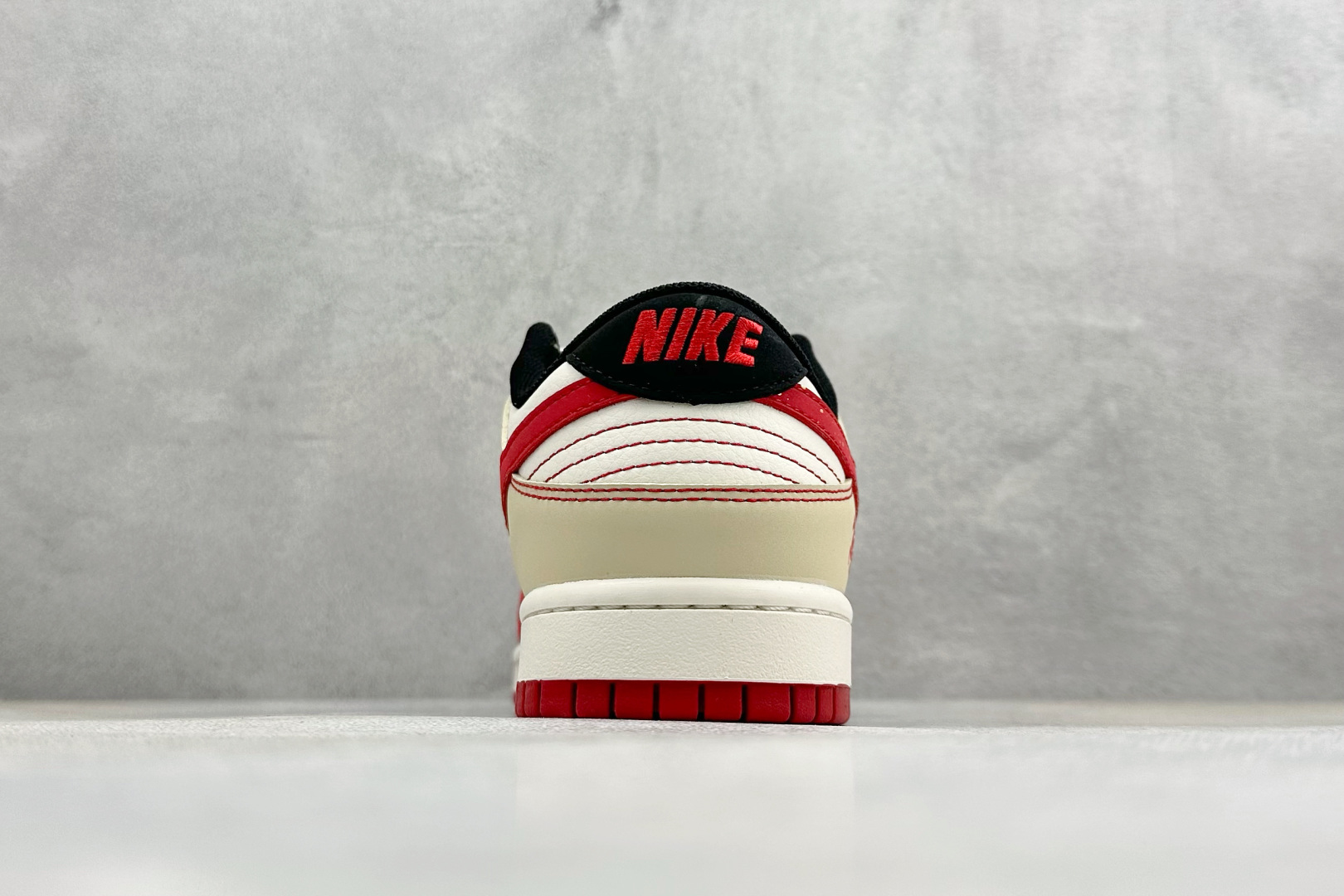 Nike Dunk Low Retro 马年限定 周年高端定制 低帮休闲板鞋 SD6868-113-Top High Quatity Cheap Sneakers Fashion Clothing Clothes Bags handbags Shoes of all Brand wholesale With The best Quality And Beautiful Price from China Factory Chinese suppliers wholesaler seller Nike Dunk Low Retro 马年限定 周年高端定制 低帮休闲板鞋 SD6868-113