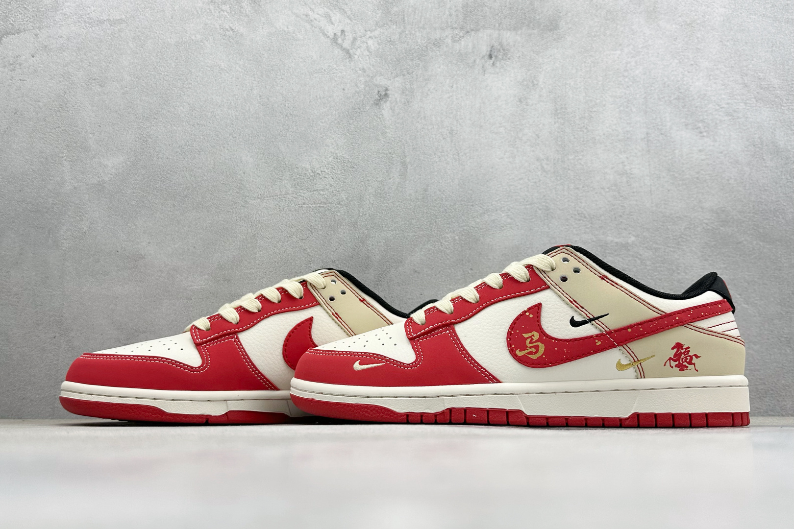 Nike Dunk Low Retro 马年限定 周年高端定制 低帮休闲板鞋 SD6868-113-Top High Quatity Cheap Sneakers Fashion Clothing Clothes Bags handbags Shoes of all Brand wholesale With The best Quality And Beautiful Price from China Factory Chinese suppliers wholesaler seller Nike Dunk Low Retro 马年限定 周年高端定制 低帮休闲板鞋 SD6868-113