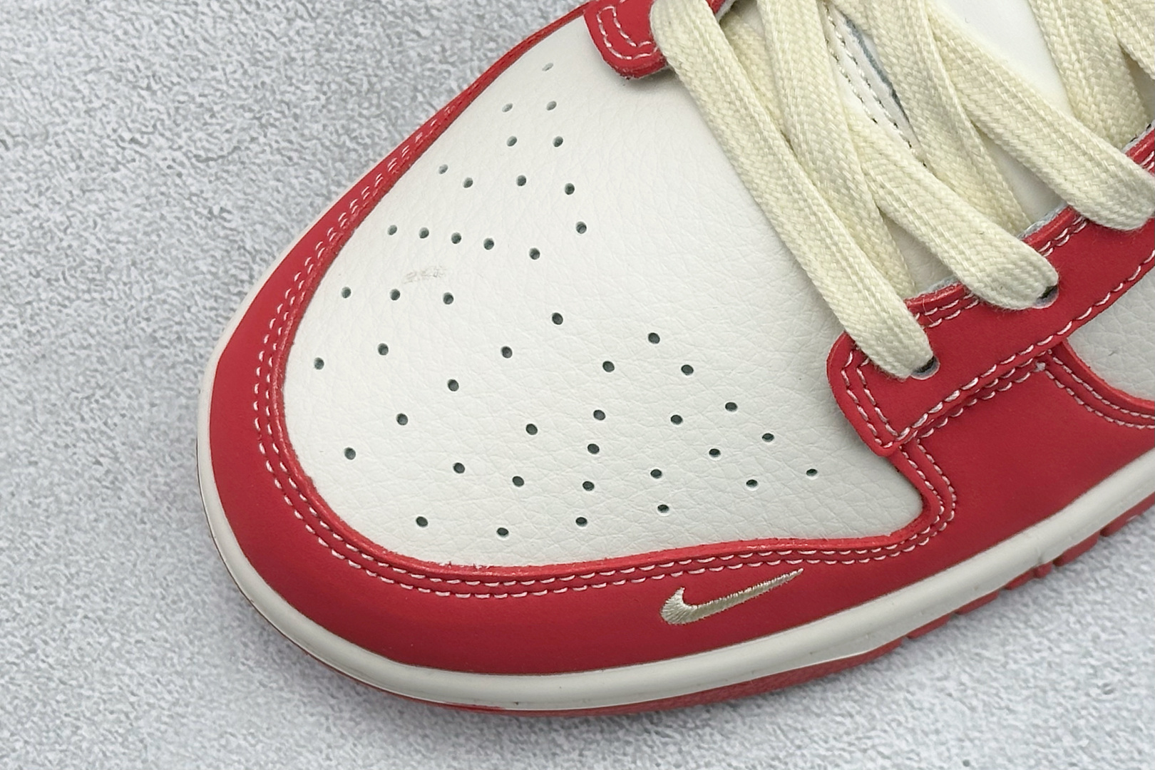 Nike Dunk Low Retro 马年限定 周年高端定制 低帮休闲板鞋 SD6868-113-Top High Quatity Cheap Sneakers Fashion Clothing Clothes Bags handbags Shoes of all Brand wholesale With The best Quality And Beautiful Price from China Factory Chinese suppliers wholesaler seller Nike Dunk Low Retro 马年限定 周年高端定制 低帮休闲板鞋 SD6868-113