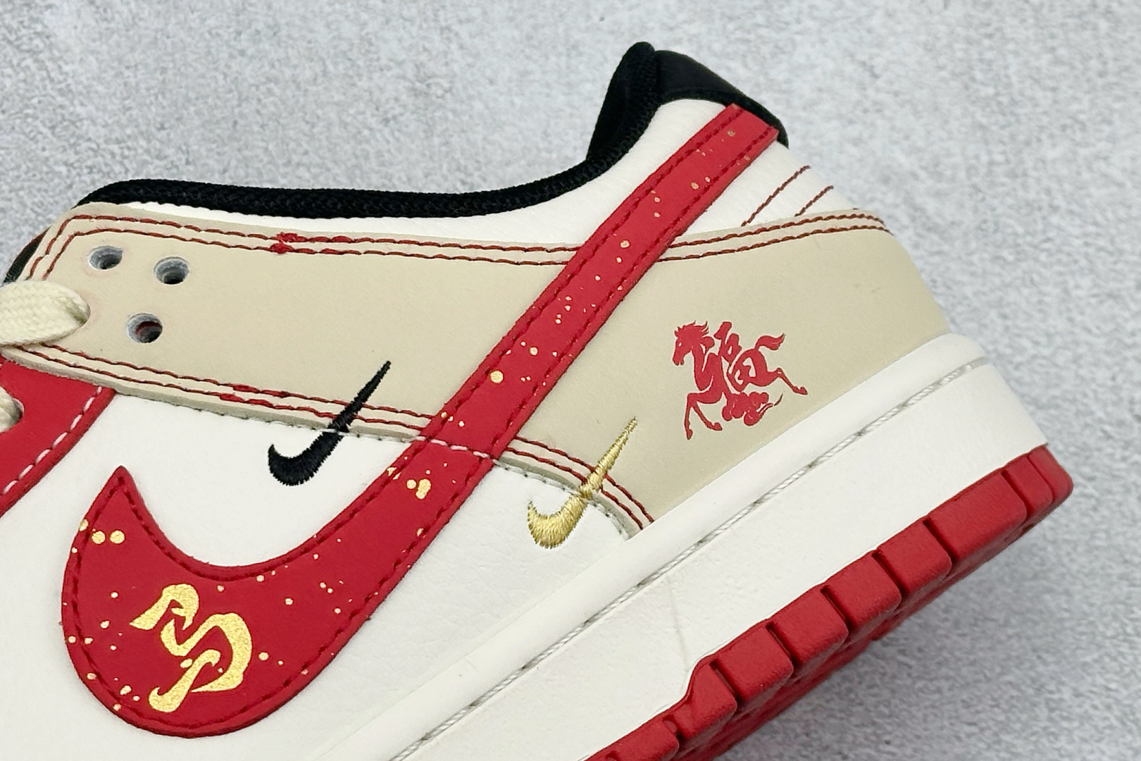 Nike Dunk Low Retro 马年限定 周年高端定制 低帮休闲板鞋 SD6868-113-Top High Quatity Cheap Sneakers Fashion Clothing Clothes Bags handbags Shoes of all Brand wholesale With The best Quality And Beautiful Price from China Factory Chinese suppliers wholesaler seller Nike Dunk Low Retro 马年限定 周年高端定制 低帮休闲板鞋 SD6868-113