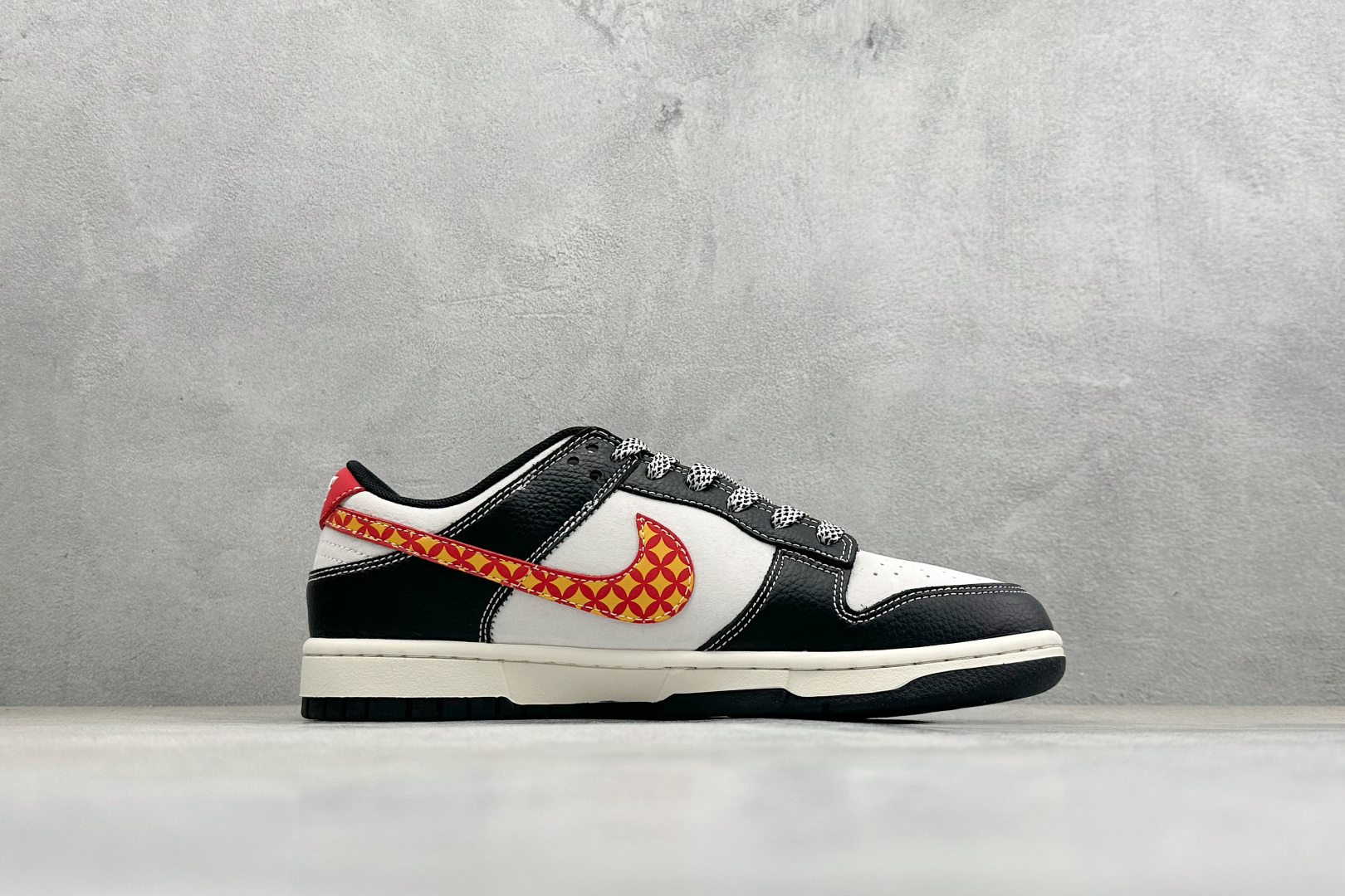 280 Nike Dunk Low Retro 马年限定 周年高端定制 低帮休闲板鞋 MY9969-906-Chinese UA Cheap High Quatity Brand Clothes Bags handbags Sneakers wholesale wholesaler seller from China Factory suppliers Fashion Clothing Shoes best Quality Beautiful Price 280 Nike Dunk Low Retro 马年限定 周年高端定制 低帮休闲板鞋 MY9969-906