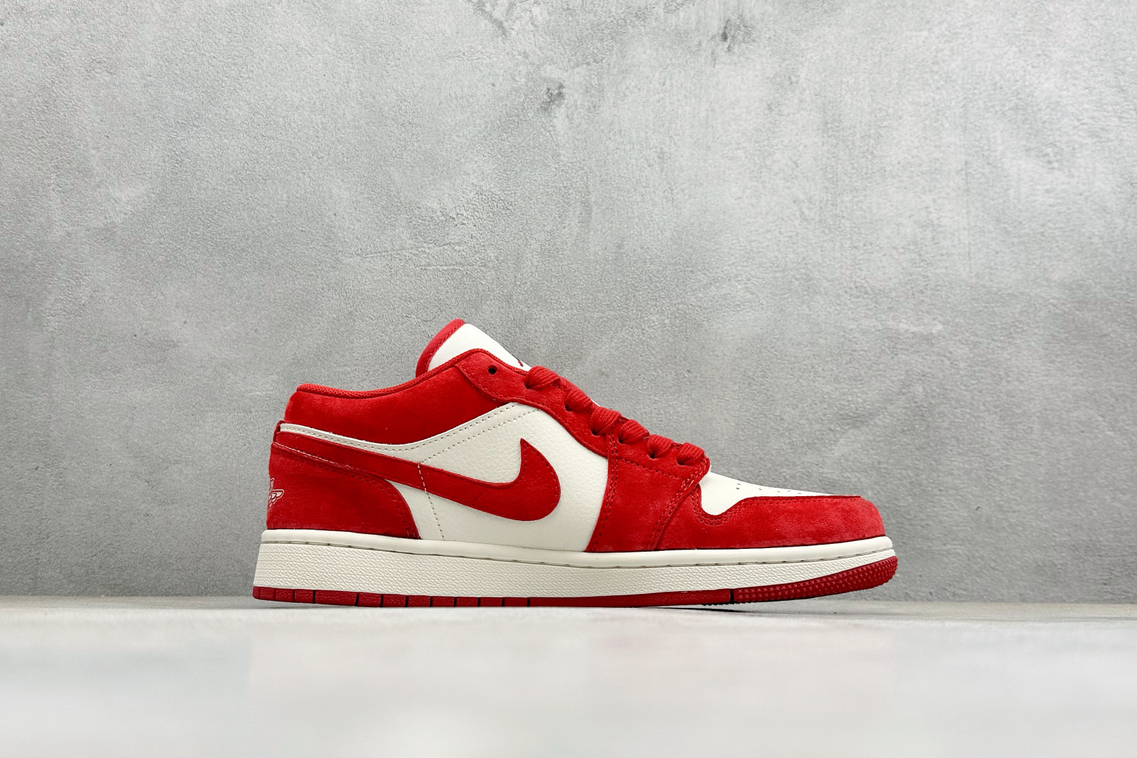 Air Jordan 1 Low AJ1 乔1 2026马年限定 高端定制 低帮复古篮球鞋 DX6259-602-Top High Quatity Cheap Sneakers Fashion Clothing Clothes Bags handbags Shoes of all Brand wholesale With The best Quality And Beautiful Price from China Factory Chinese suppliers wholesaler seller Air Jordan 1 Low AJ1 乔1 2026马年限定 高端定制 低帮复古篮球鞋 DX6259-602