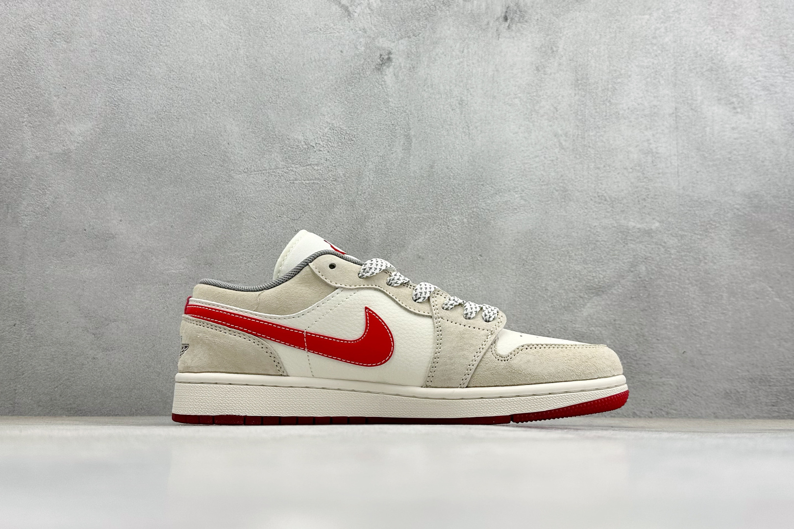 Air Jordan 1 Low AJ1 乔1 马年限定 高端定制 低帮复古篮球鞋 JY6988-139-Top High Quatity Cheap Sneakers Fashion Clothing Clothes Bags handbags Shoes of all Brand wholesale With The best Quality And Beautiful Price from China Factory Chinese suppliers wholesaler seller Air Jordan 1 Low AJ1 乔1 马年限定 高端定制 低帮复古篮球鞋 JY6988-139