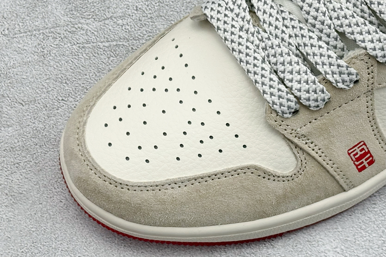 Air Jordan 1 Low AJ1 乔1 马年限定 高端定制 低帮复古篮球鞋 JY6988-139-Top High Quatity Cheap Sneakers Fashion Clothing Clothes Bags handbags Shoes of all Brand wholesale With The best Quality And Beautiful Price from China Factory Chinese suppliers wholesaler seller Air Jordan 1 Low AJ1 乔1 马年限定 高端定制 低帮复古篮球鞋 JY6988-139