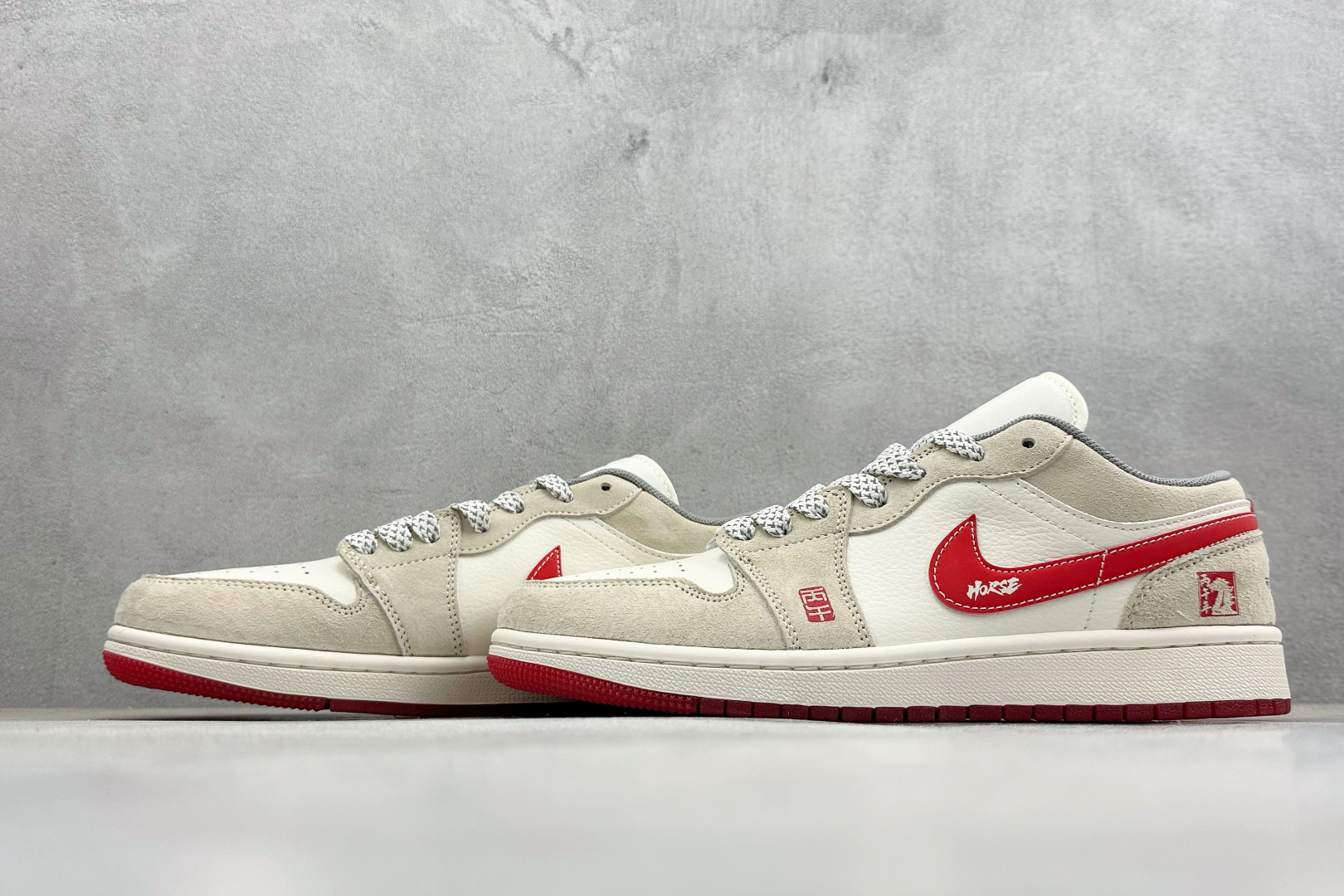 Air Jordan 1 Low AJ1 乔1 马年限定 高端定制 低帮复古篮球鞋 JY6988-139-Top High Quatity Cheap Sneakers Fashion Clothing Clothes Bags handbags Shoes of all Brand wholesale With The best Quality And Beautiful Price from China Factory Chinese suppliers wholesaler seller Air Jordan 1 Low AJ1 乔1 马年限定 高端定制 低帮复古篮球鞋 JY6988-139
