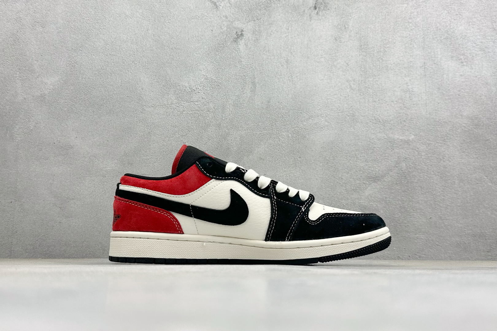 Air Jordan 1 Low AJ1 乔1 2026马年限定 高端定制 低帮复古篮球鞋 MZ9588-840-Top High Quatity Cheap Sneakers Fashion Clothing Clothes Bags handbags Shoes of all Brand wholesale With The best Quality And Beautiful Price from China Factory Chinese suppliers wholesaler seller Air Jordan 1 Low AJ1 乔1 2026马年限定 高端定制 低帮复古篮球鞋 MZ9588-840