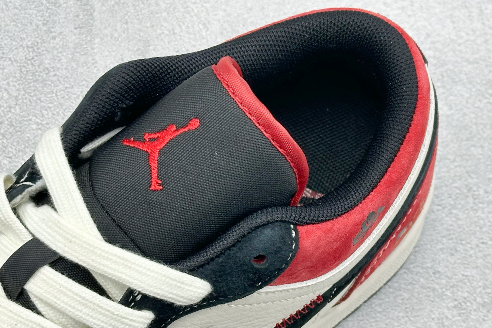 Air Jordan 1 Low AJ1 乔1 2026马年限定 高端定制 低帮复古篮球鞋 MZ9588-840-Top High Quatity Cheap Sneakers Fashion Clothing Clothes Bags handbags Shoes of all Brand wholesale With The best Quality And Beautiful Price from China Factory Chinese suppliers wholesaler seller Air Jordan 1 Low AJ1 乔1 2026马年限定 高端定制 低帮复古篮球鞋 MZ9588-840