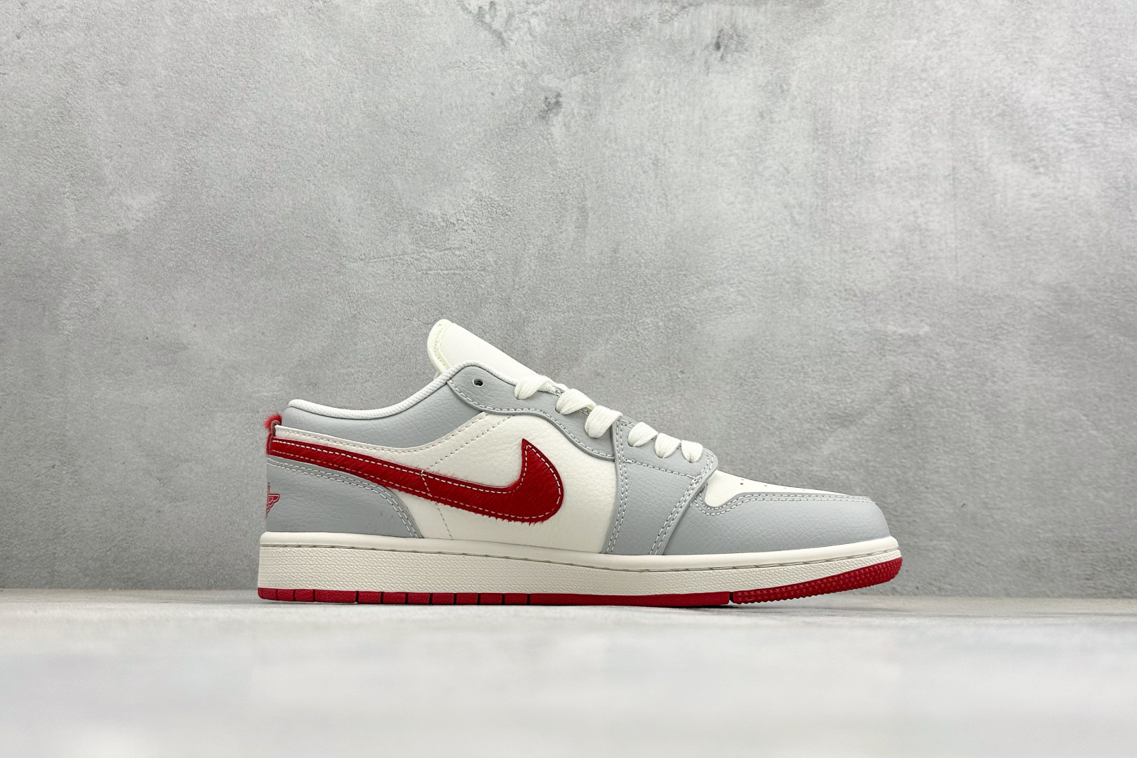 Air Jordan 1 Low AJ1 乔1 2026马年限定 高端定制 低帮复古篮球鞋 MZ9588-841-Top High Quatity Cheap Sneakers Fashion Clothing Clothes Bags handbags Shoes of all Brand wholesale With The best Quality And Beautiful Price from China Factory Chinese suppliers wholesaler seller Air Jordan 1 Low AJ1 乔1 2026马年限定 高端定制 低帮复古篮球鞋 MZ9588-841