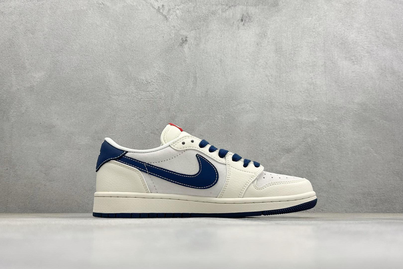 Air Jordan 1 Low AJ1 乔1 马年限定 高端定制 低帮倒钩复古篮球鞋 MZ9588-906-Top High Quatity Cheap Sneakers Fashion Clothing Clothes Bags handbags Shoes of all Brand wholesale With The best Quality And Beautiful Price from China Factory Chinese suppliers wholesaler seller Air Jordan 1 Low AJ1 乔1 马年限定 高端定制 低帮倒钩复古篮球鞋 MZ9588-906