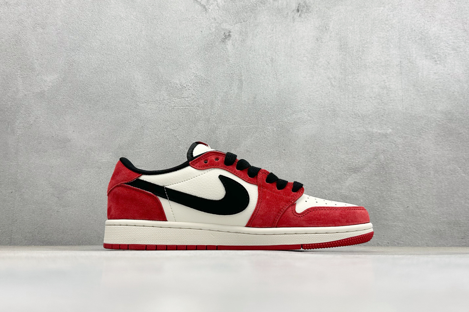 Air Jordan 1 Low AJ1 乔1 2026马年限定 高端定制 低帮倒钩复古篮球鞋 QW5288-142-Top High Quatity Cheap Sneakers Fashion Clothing Clothes Bags handbags Shoes of all Brand wholesale With The best Quality And Beautiful Price from China Factory Chinese suppliers wholesaler seller Air Jordan 1 Low AJ1 乔1 2026马年限定 高端定制 低帮倒钩复古篮球鞋 QW5288-142