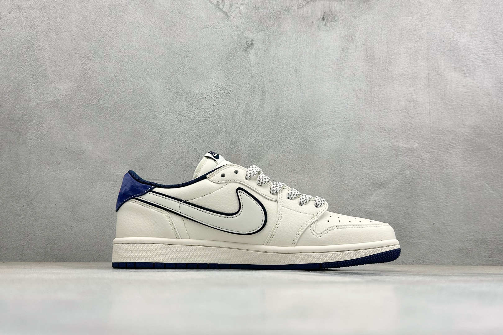 Air Jordan 1 Low AJ1 乔1 马年限定 高端定制 低帮倒钩复古篮球鞋 FF9989-013