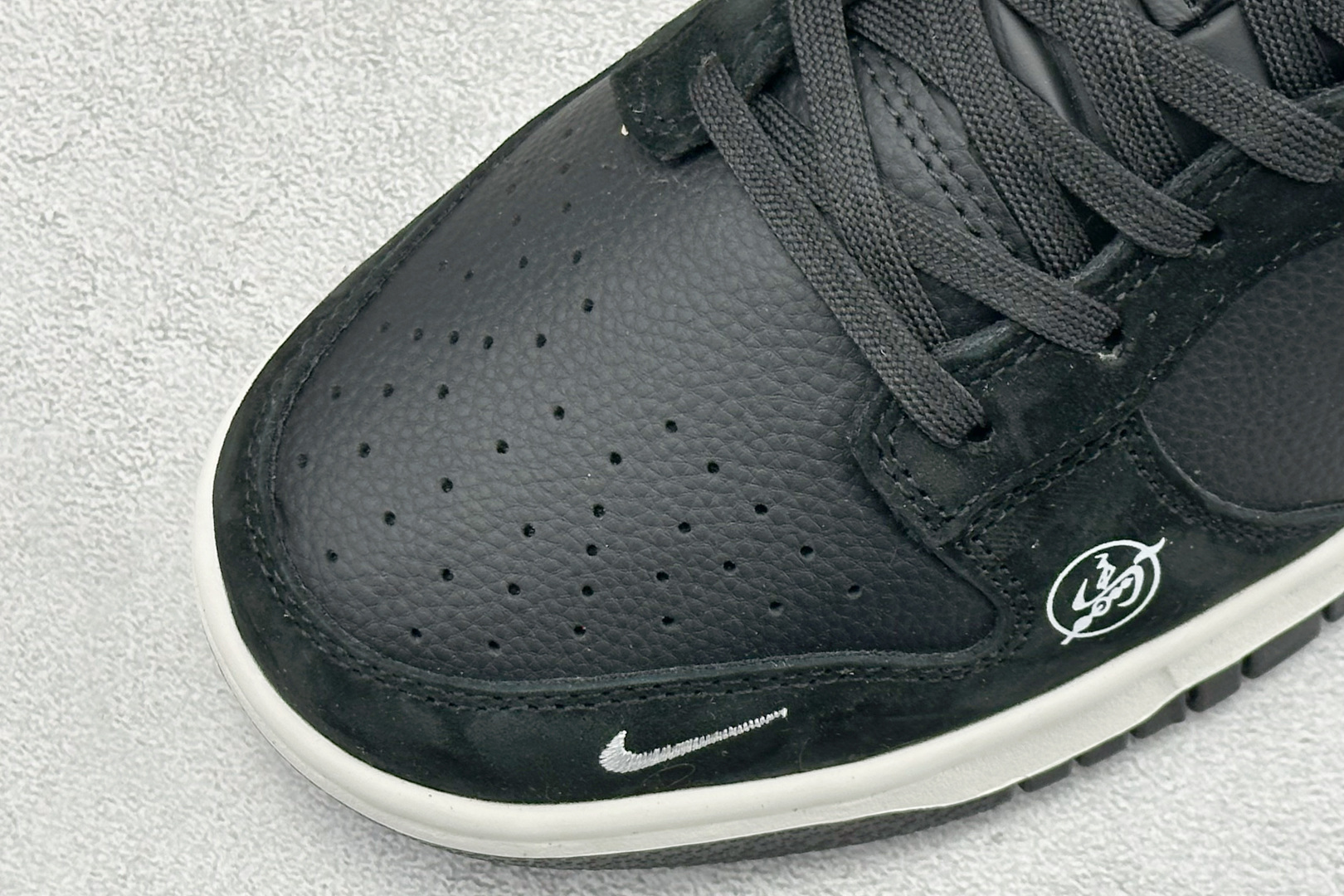 Nike Dunk Low Retro 马年限定 周年高端定制 低帮休闲板鞋 X25899-116-Top High Quatity Cheap Sneakers Fashion Clothing Clothes Bags handbags Shoes of all Brand wholesale With The best Quality And Beautiful Price from China Factory Chinese suppliers wholesaler seller Nike Dunk Low Retro 马年限定 周年高端定制 低帮休闲板鞋 X25899-116