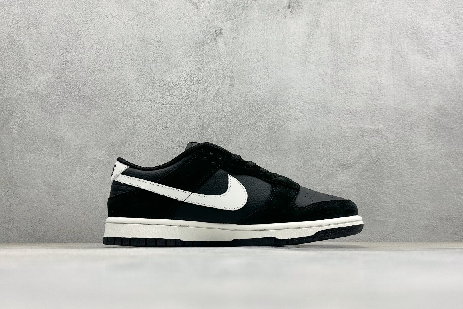 Nike Dunk Low Retro 马年限定 周年高端定制 低帮休闲板鞋 X25899-116-Top High Quatity Cheap Sneakers Fashion Clothing Clothes Bags handbags Shoes of all Brand wholesale With The best Quality And Beautiful Price from China Factory Chinese suppliers wholesaler seller Nike Dunk Low Retro 马年限定 周年高端定制 低帮休闲板鞋 X25899-116