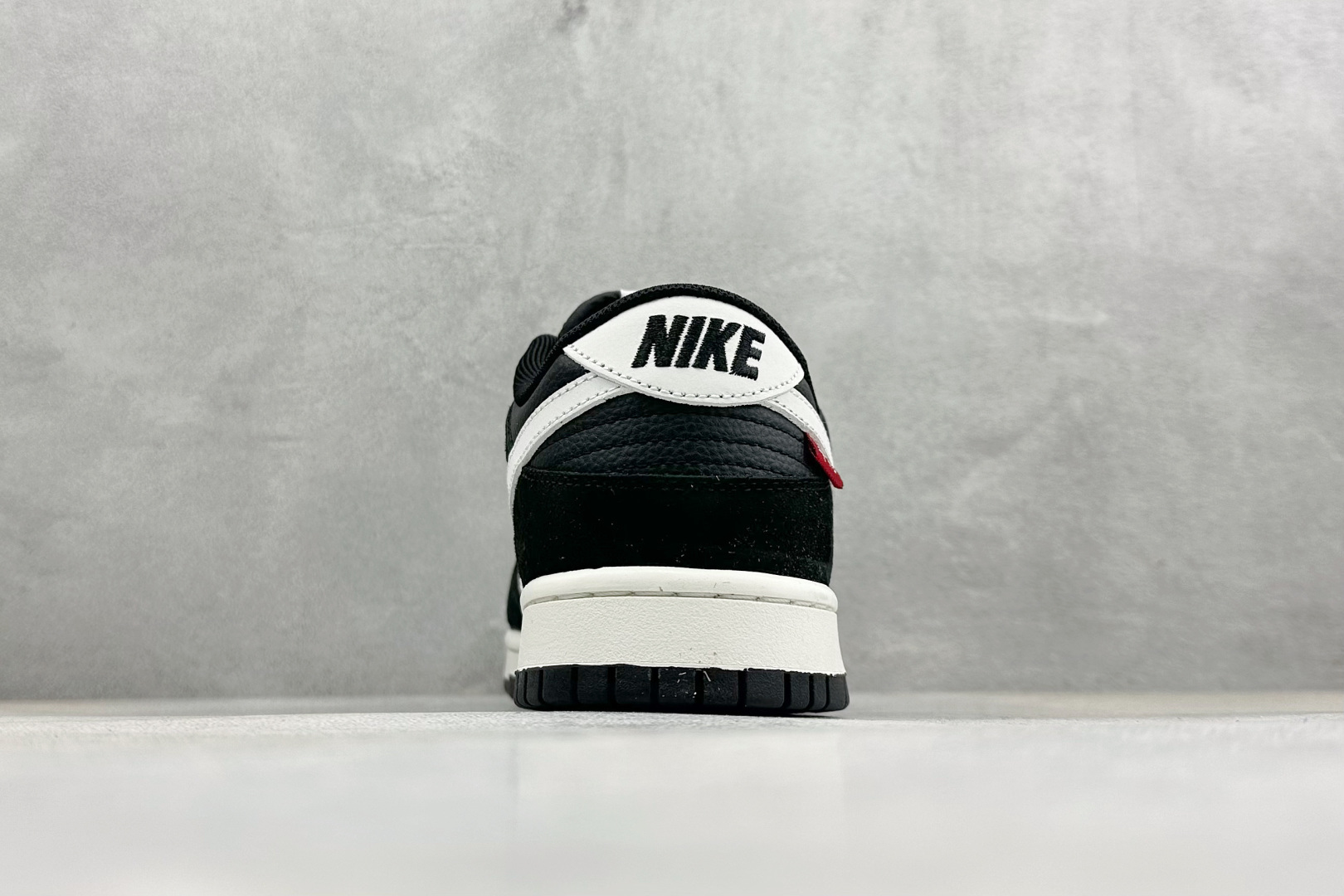Nike Dunk Low Retro 马年限定 周年高端定制 低帮休闲板鞋 X25899-116-Top High Quatity Cheap Sneakers Fashion Clothing Clothes Bags handbags Shoes of all Brand wholesale With The best Quality And Beautiful Price from China Factory Chinese suppliers wholesaler seller Nike Dunk Low Retro 马年限定 周年高端定制 低帮休闲板鞋 X25899-116