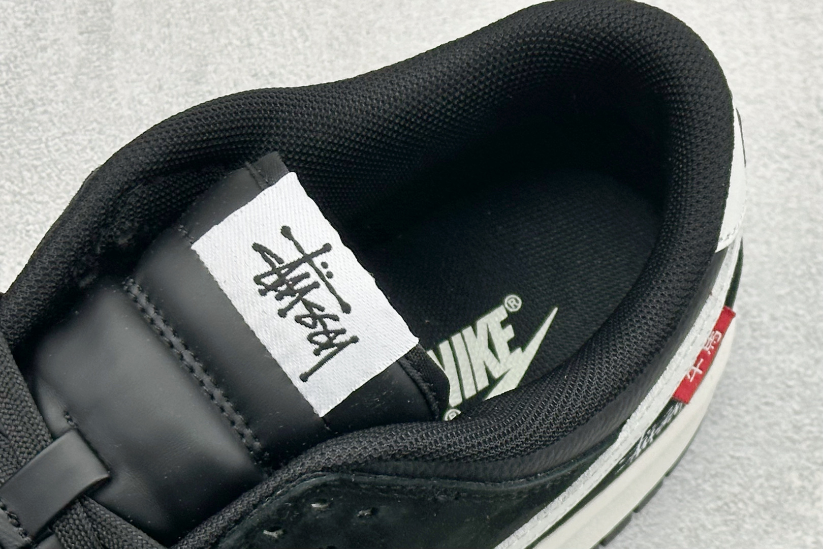 Nike Dunk Low Retro 马年限定 周年高端定制 低帮休闲板鞋 X25899-116-Top High Quatity Cheap Sneakers Fashion Clothing Clothes Bags handbags Shoes of all Brand wholesale With The best Quality And Beautiful Price from China Factory Chinese suppliers wholesaler seller Nike Dunk Low Retro 马年限定 周年高端定制 低帮休闲板鞋 X25899-116