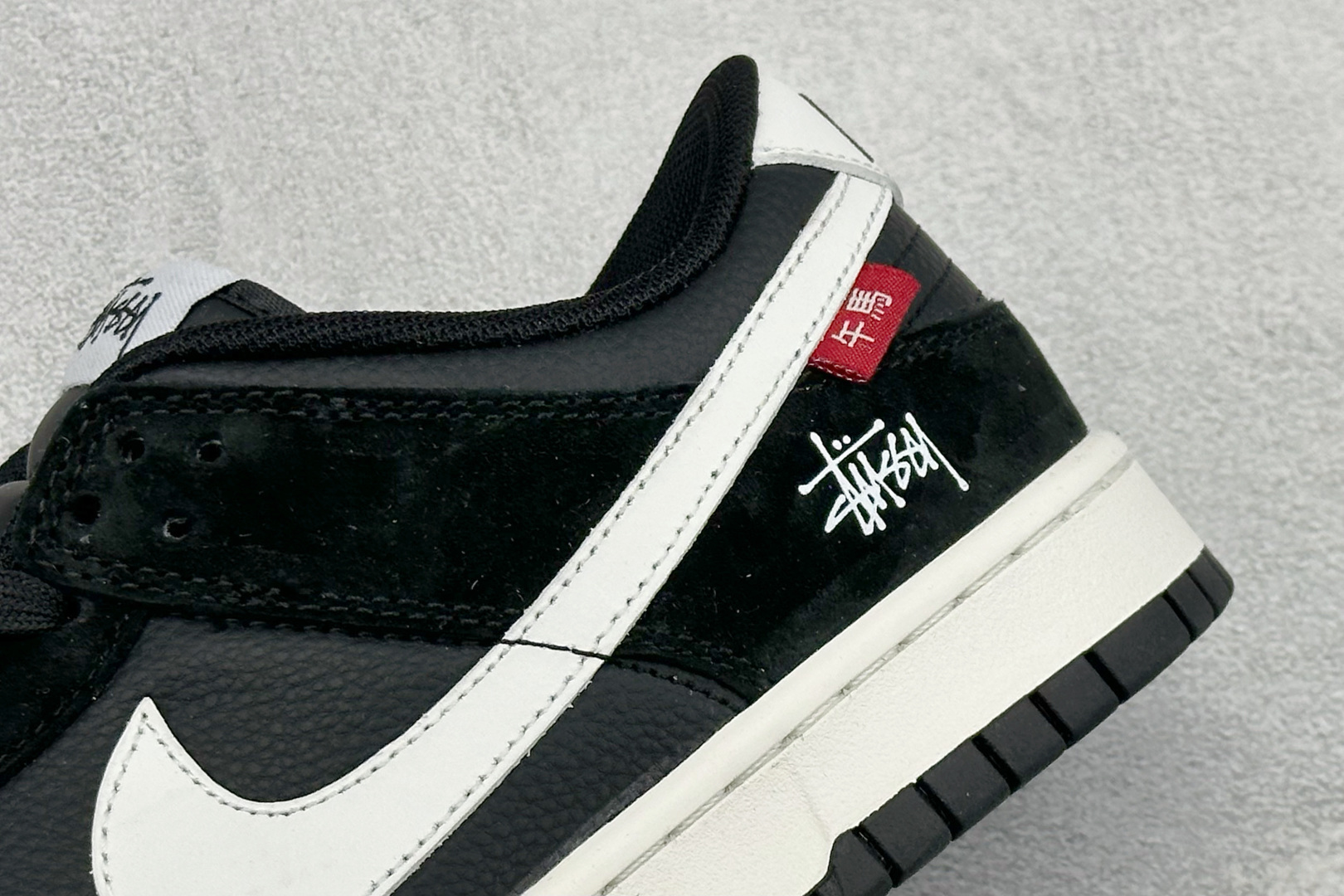 Nike Dunk Low Retro 马年限定 周年高端定制 低帮休闲板鞋 X25899-116-Top High Quatity Cheap Sneakers Fashion Clothing Clothes Bags handbags Shoes of all Brand wholesale With The best Quality And Beautiful Price from China Factory Chinese suppliers wholesaler seller Nike Dunk Low Retro 马年限定 周年高端定制 低帮休闲板鞋 X25899-116