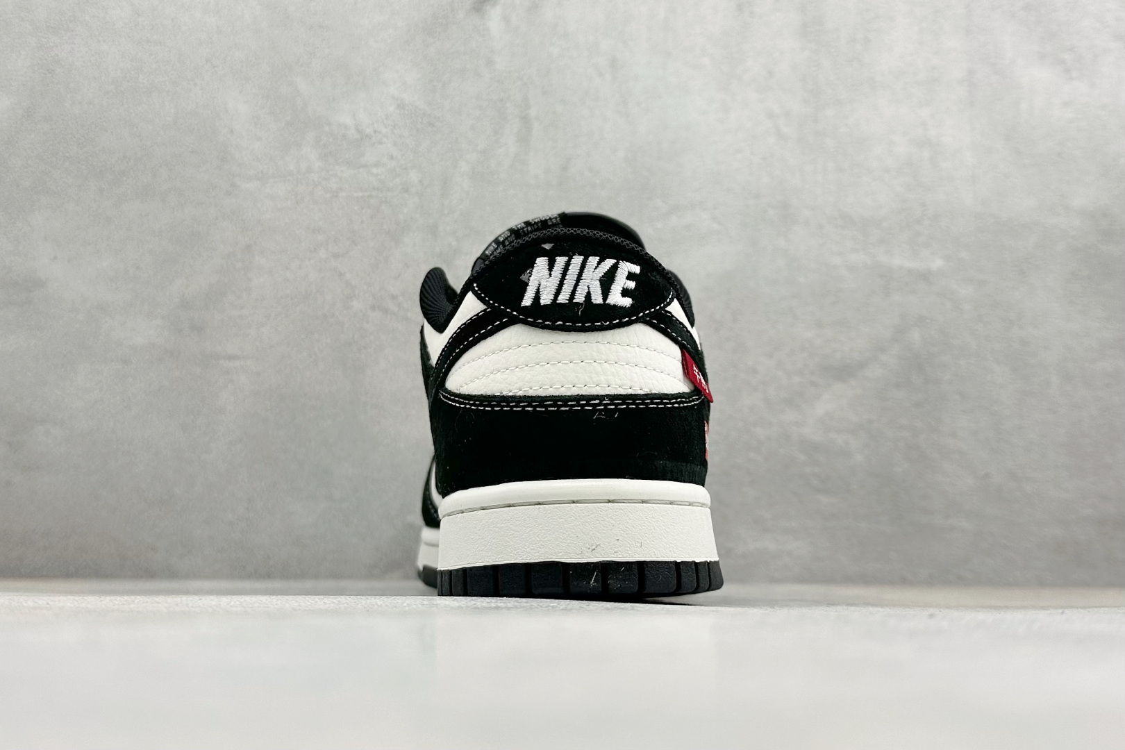Nike Dunk Low Retro 马年限定 周年高端定制 低帮休闲板鞋 X25899-115-Chinese wholesaler seller Clothes Bags handbags wholesale Shoes High Quatity wholesaler seller Cheap Sneakers from China Factory Chinese suppliers china wholesale clothing wholesaler seller Nike Dunk Low Retro 马年限定 周年高端定制 低帮休闲板鞋 X25899-115