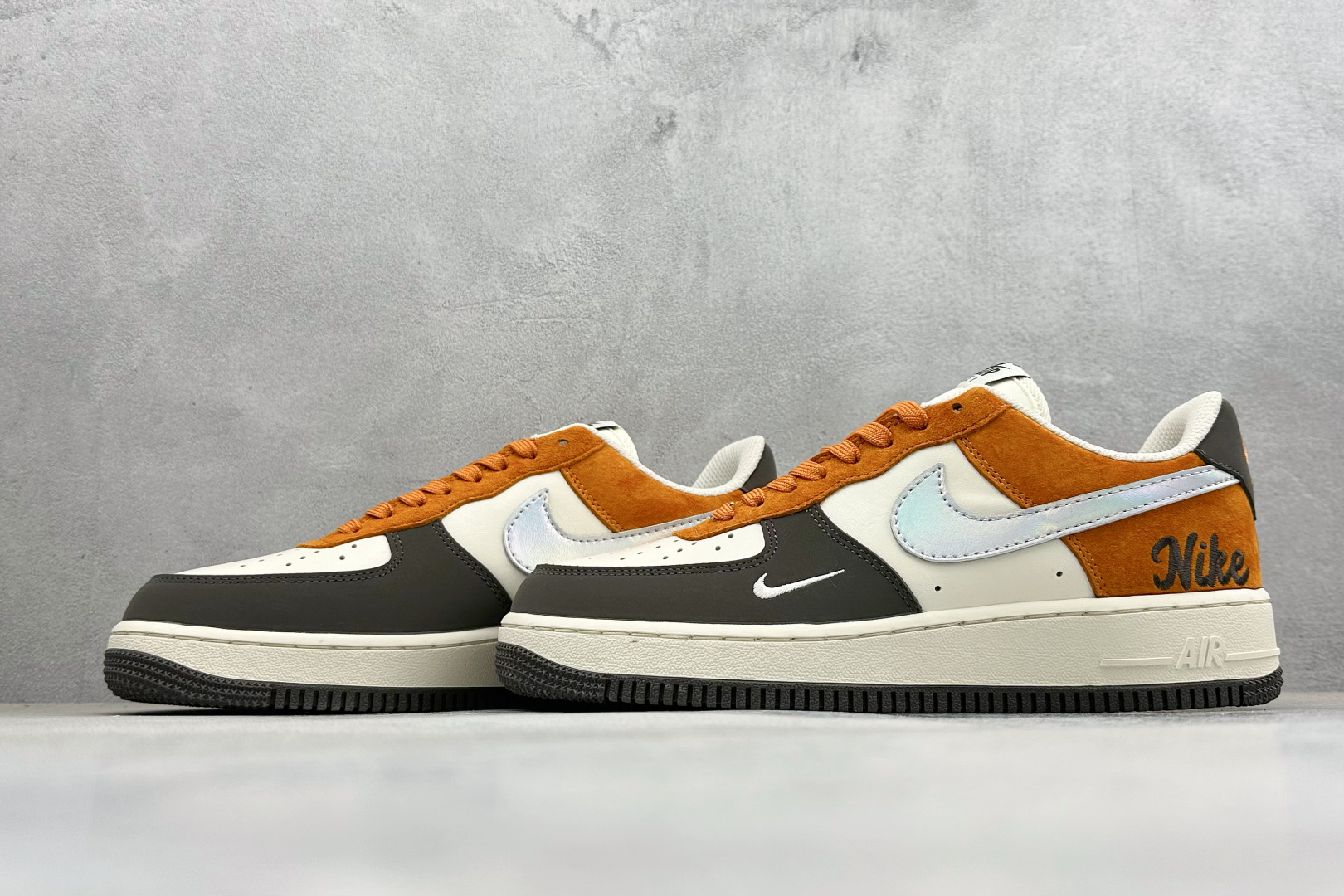 SC版Nike Air Force 1'07 Low 棕灰镭射 空军一号低帮休闲板鞋 NH0601-530-Top High Quatity Cheap Sneakers Fashion Clothing Clothes Bags handbags Shoes of all Brand wholesale With The best Quality And Beautiful Price from China Factory Chinese suppliers wholesaler seller SC版Nike Air Force 1'07 Low 棕灰镭射 空军一号低帮休闲板鞋 NH0601-530