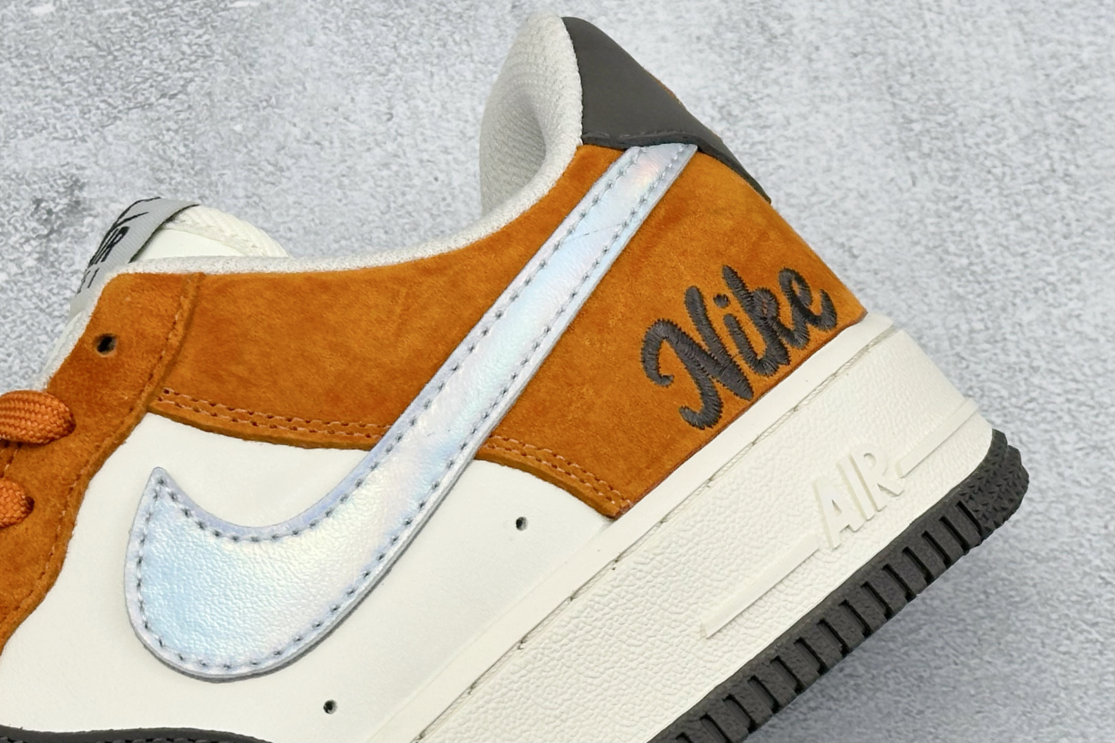 SC版Nike Air Force 1'07 Low 棕灰镭射 空军一号低帮休闲板鞋 NH0601-530-Top High Quatity Cheap Sneakers Fashion Clothing Clothes Bags handbags Shoes of all Brand wholesale With The best Quality And Beautiful Price from China Factory Chinese suppliers wholesaler seller SC版Nike Air Force 1'07 Low 棕灰镭射 空军一号低帮休闲板鞋 NH0601-530