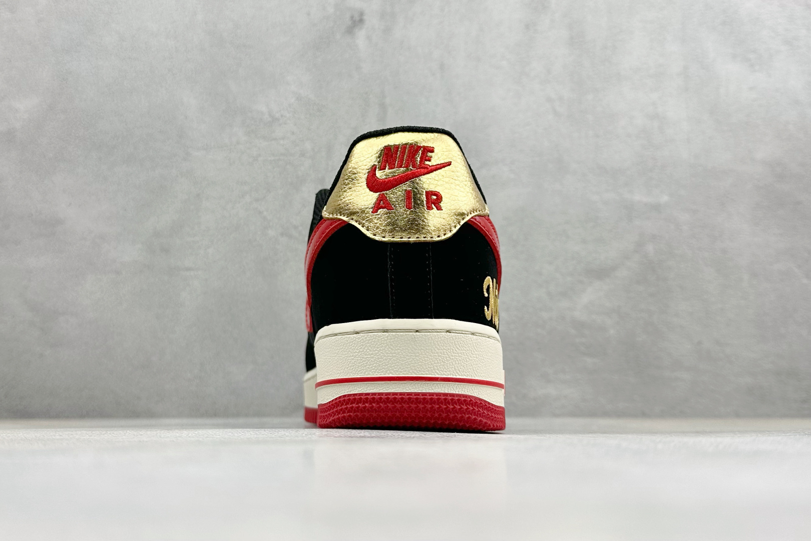 SC版Nike Air Force 1'07 Low 黑金赤焰 空军一号低帮休闲板鞋 NH0601-528-Chinese wholesaler seller Clothes Bags handbags wholesale Shoes High Quatity wholesaler seller Cheap Sneakers from China Factory Chinese suppliers china wholesale clothing wholesaler seller SC版Nike Air Force 1'07 Low 黑金赤焰 空军一号低帮休闲板鞋 NH0601-528